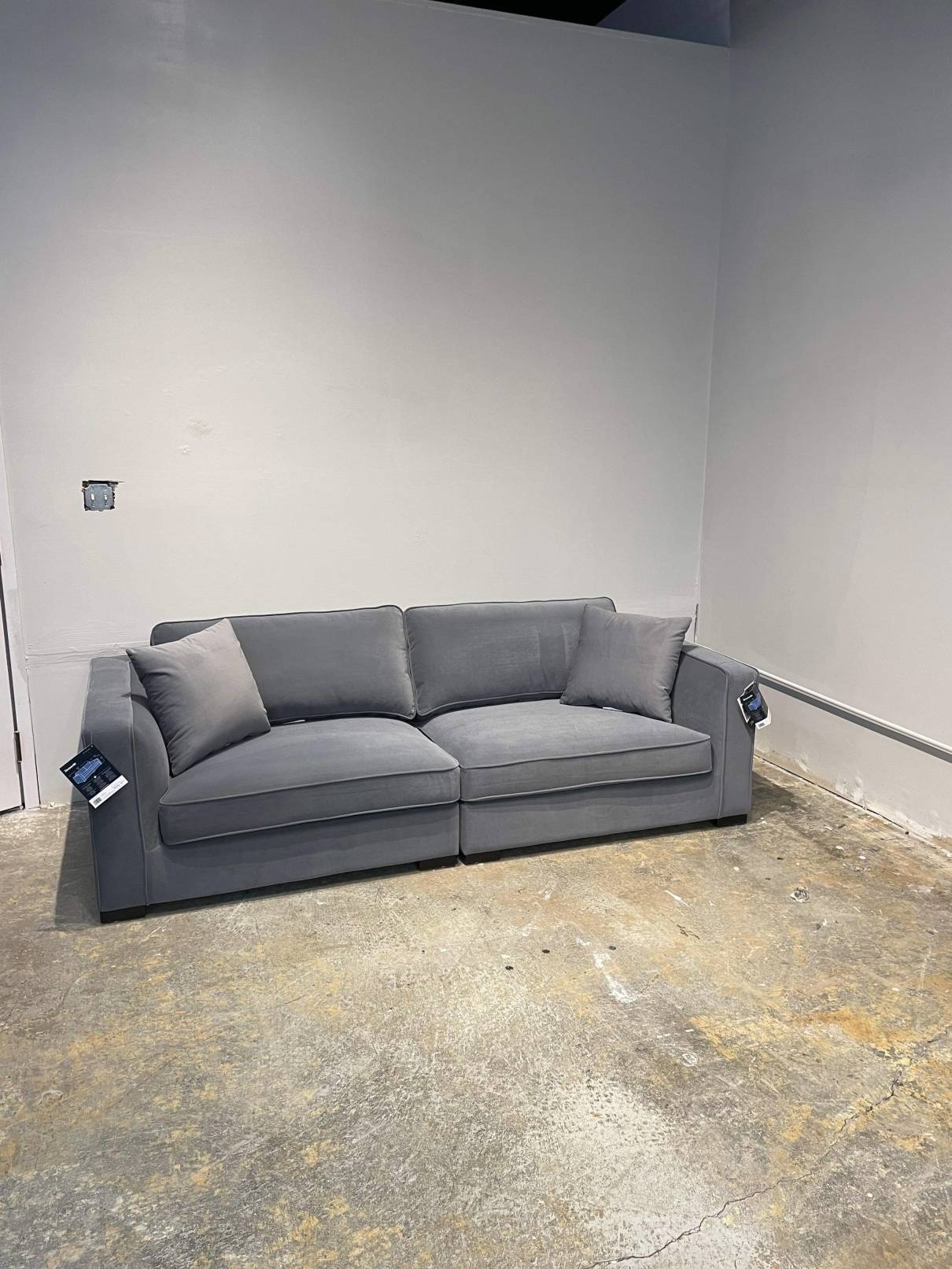 Thomasville Shayna 2piece Fabric Sofa