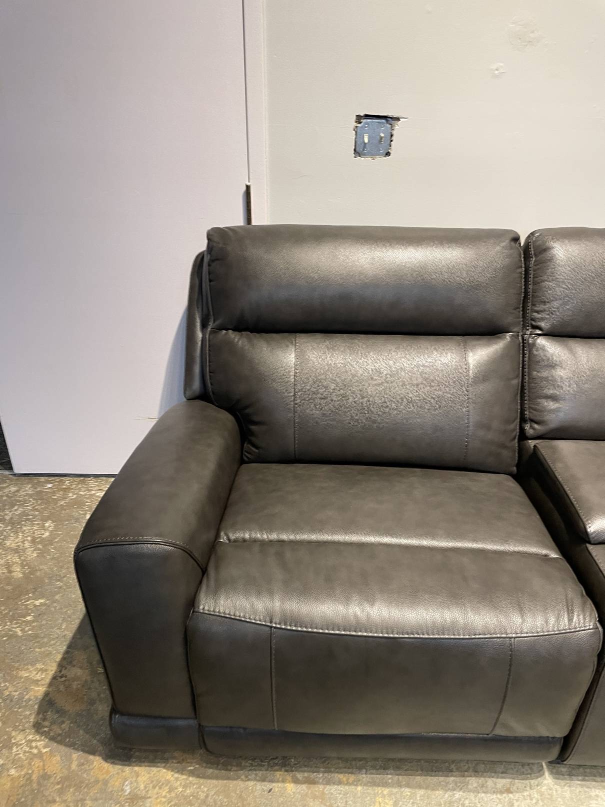Lauretta 6piece Leather Power Reclining Sectional with Power Headrests