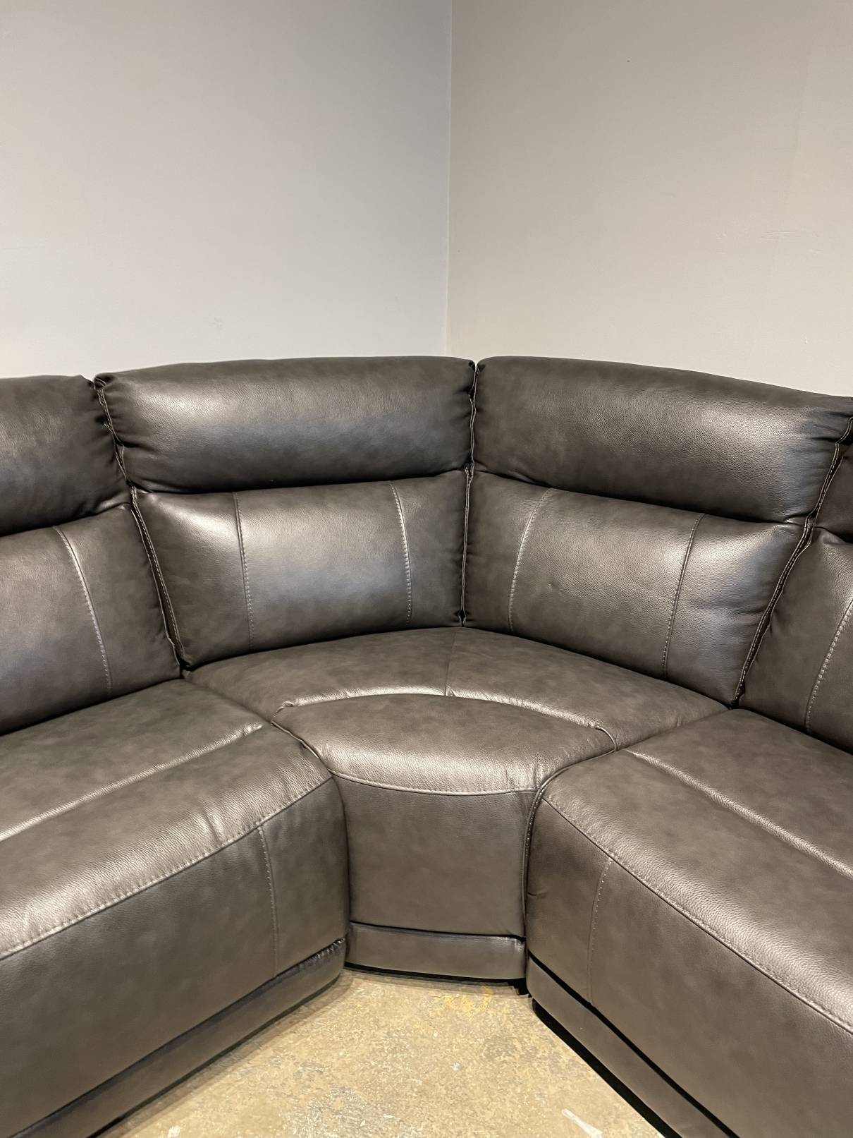 Lauretta 6piece Leather Power Reclining Sectional with Power Headrests