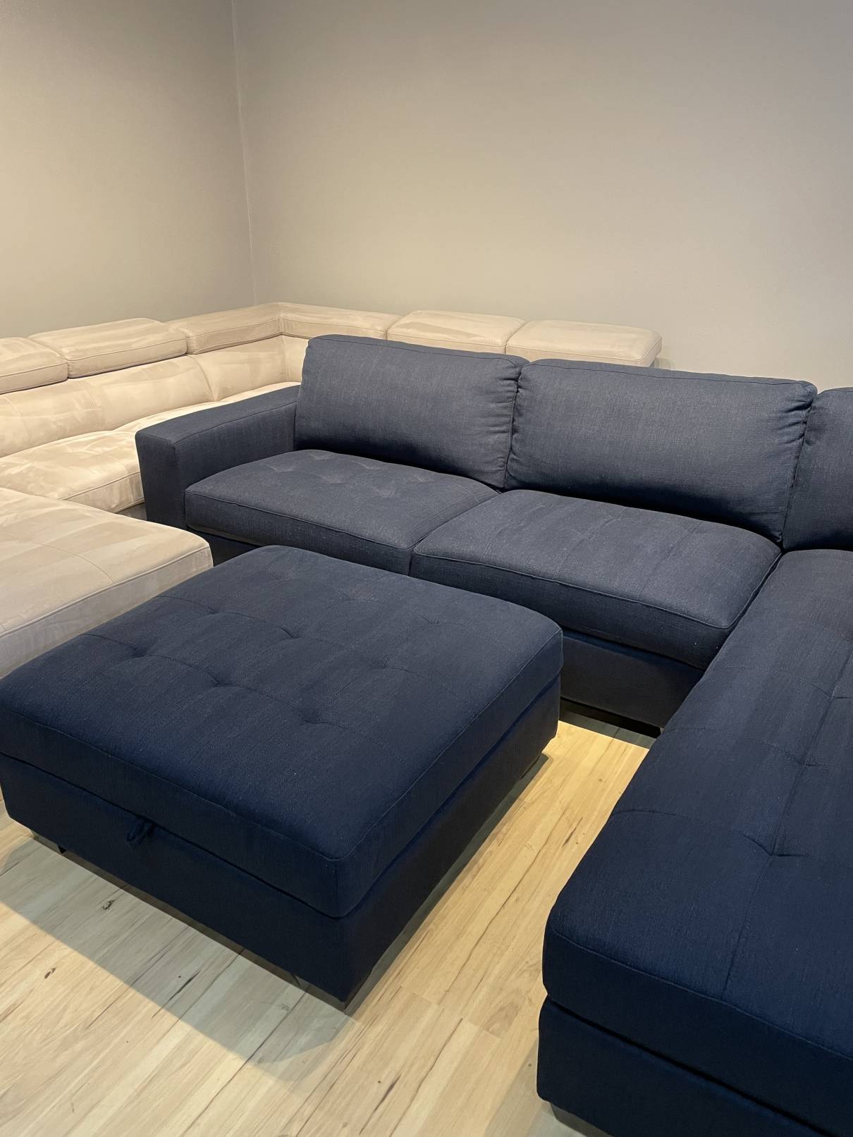 Thomasville Miles Fabric Sectional with Storage Ottoman