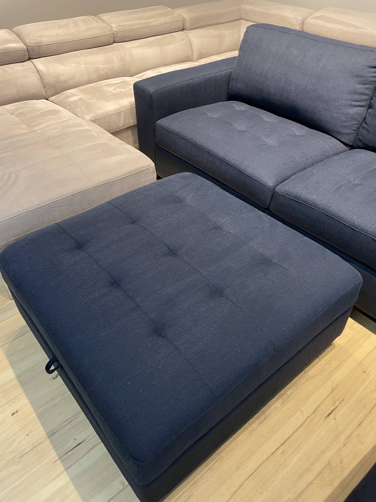 Thomasville Miles Fabric Sectional with Storage Ottoman