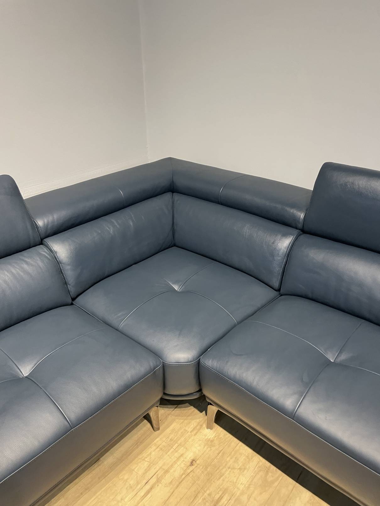 Abbyson Quinton Top Grain Leather Sectional