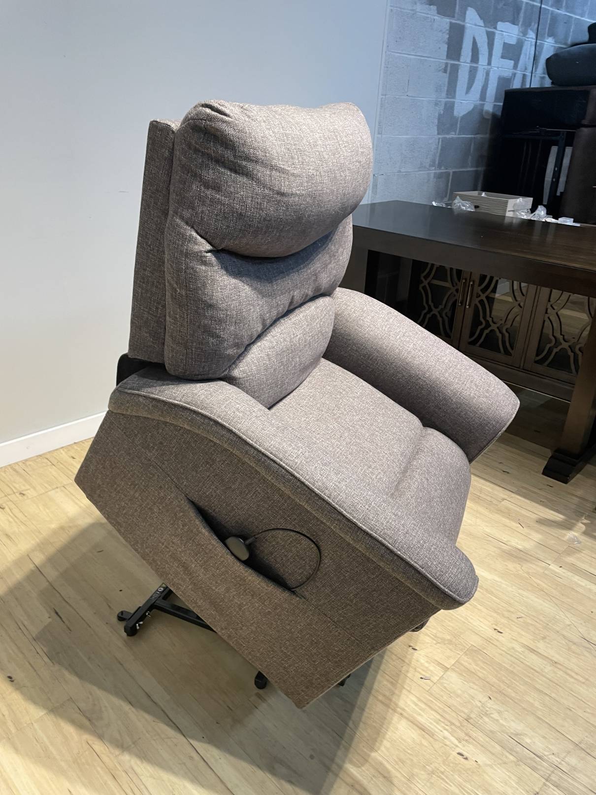 Thomas fabric prolounger lift chair reviews 2025