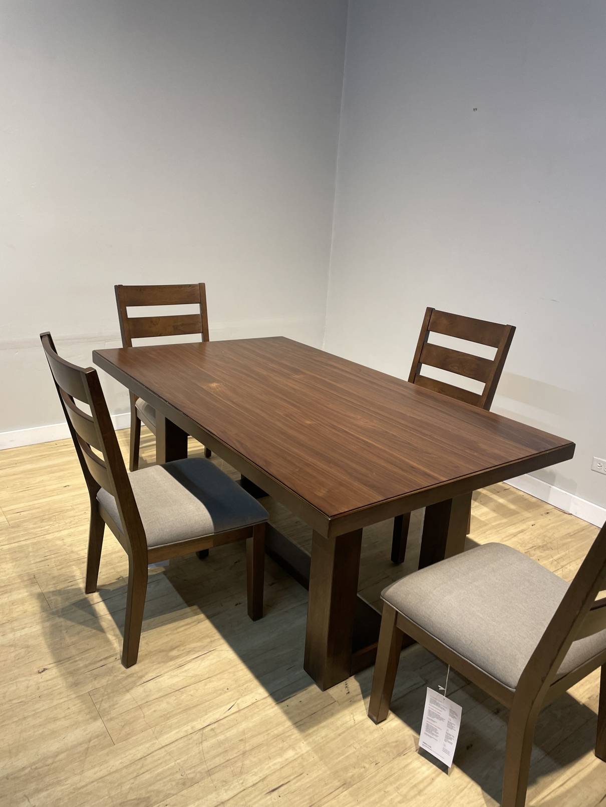 5 piece top baxter dining set