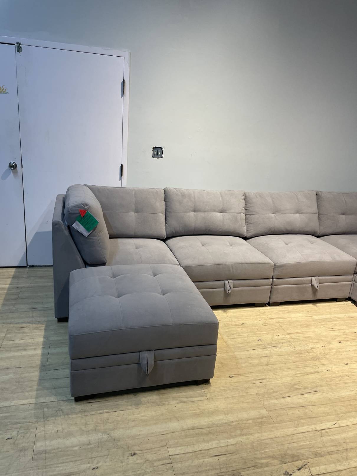 Vaughnn 6 piece Fabric Modular Sectional with Storage