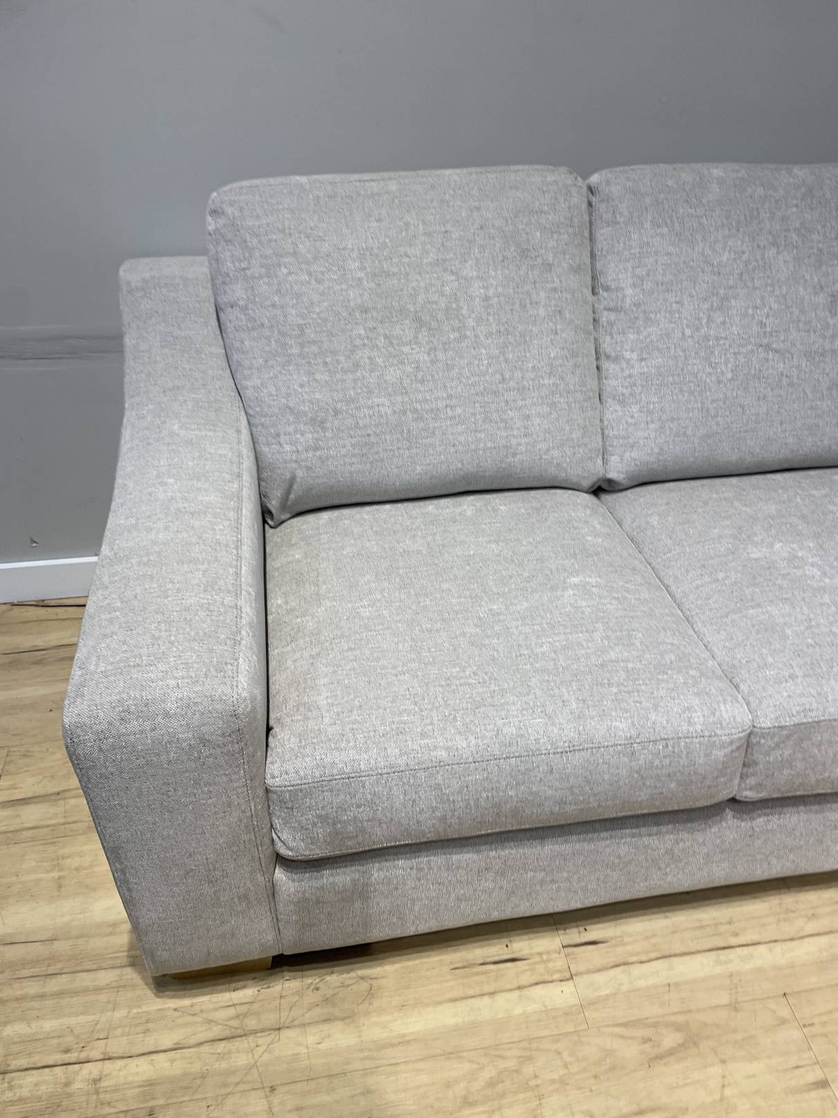 Thomasville Dillard Sofa with Reversible Chaise