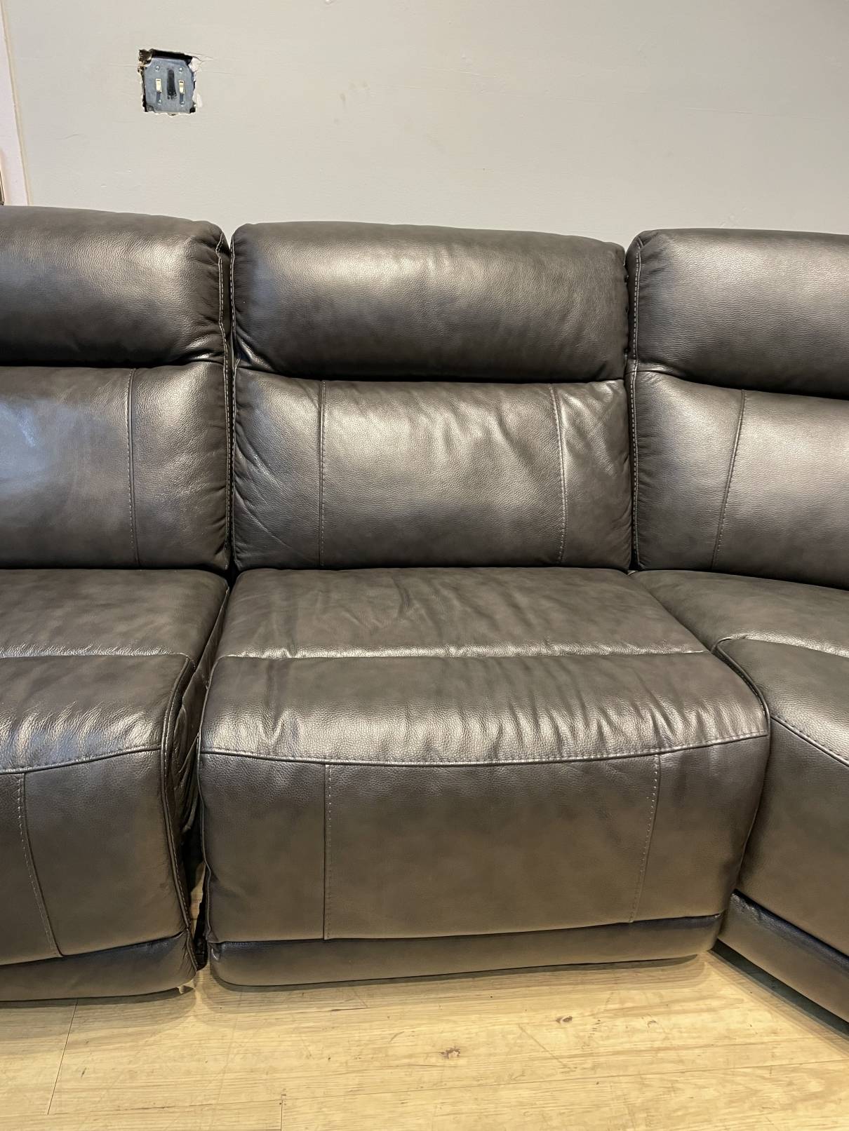 Lauretta 6 piece Leather Power Reclining Sectional with Power