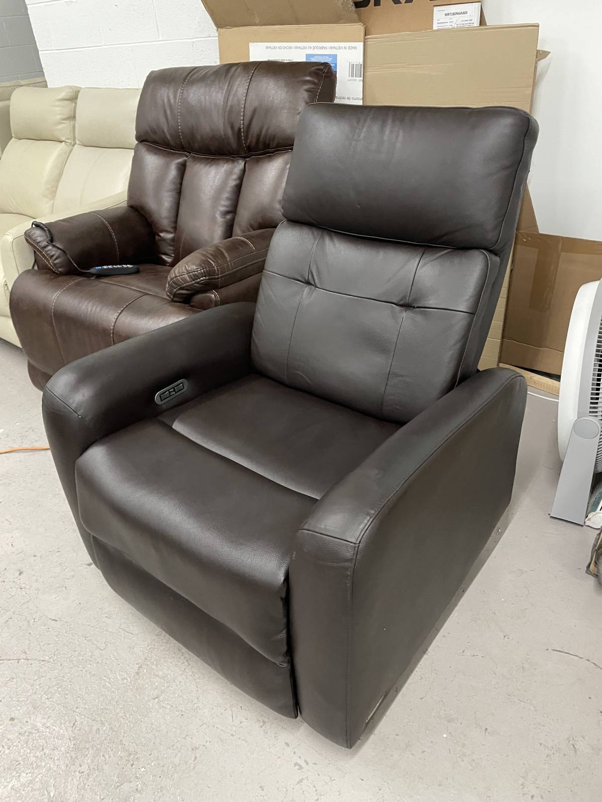 Keira leather power recliner hotsell with power headrest
