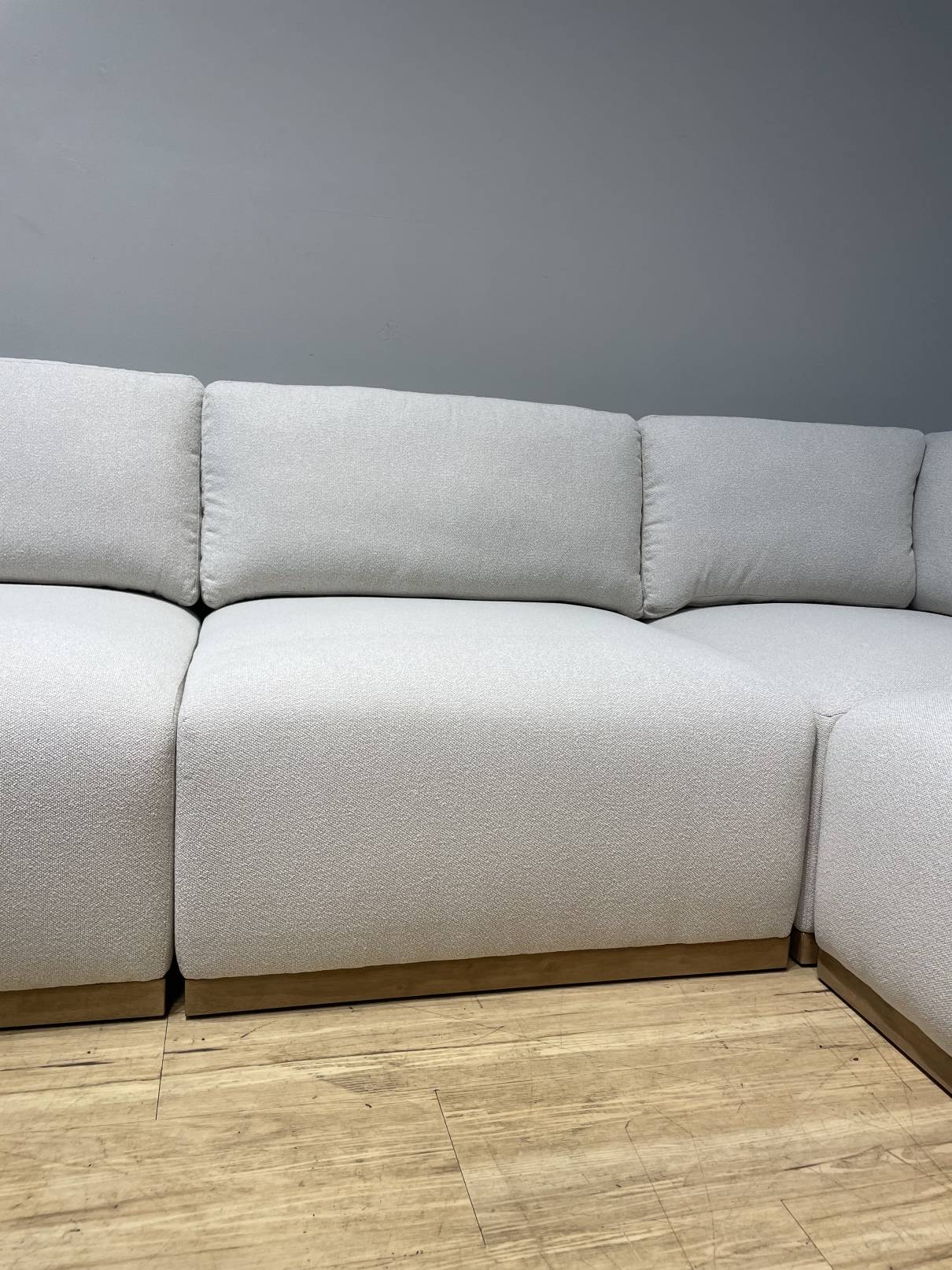 Henredon Murphy Fabric Modular Sectional with Ottoman