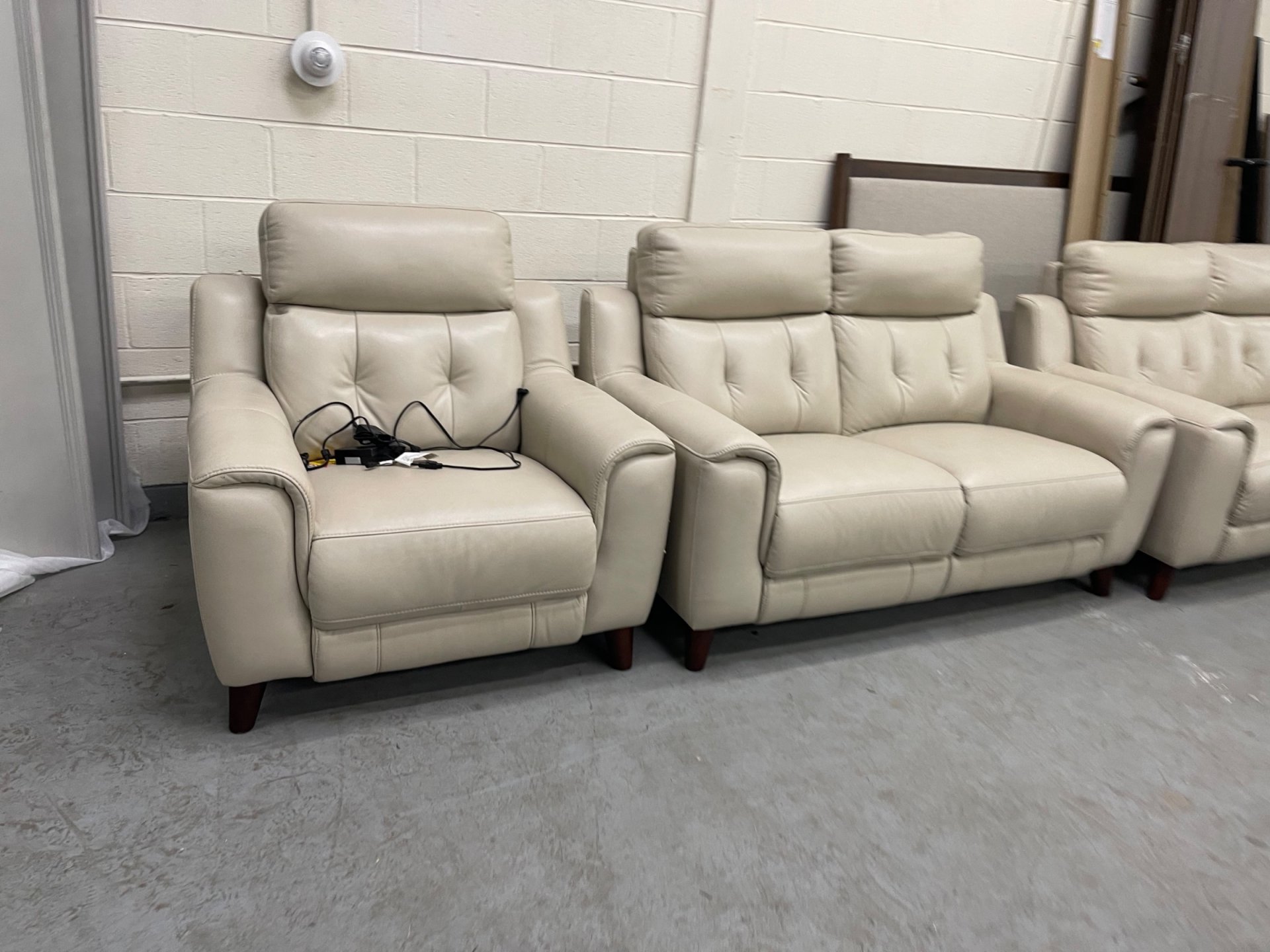 Malibu 3-piece Leather Power Reclining Set with Power Headrests - Sofa, Loveseat, Recliner - Photo 2