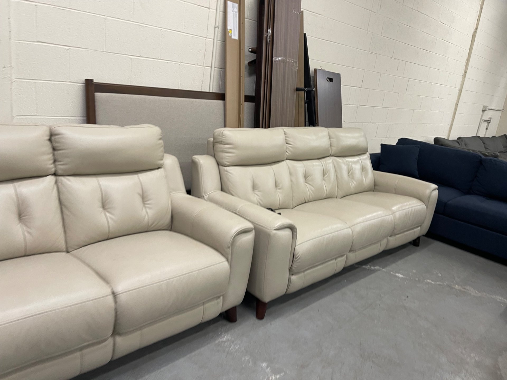 Malibu 3-piece Leather Power Reclining Set with Power Headrests - Sofa, Loveseat, Recliner - Photo 3