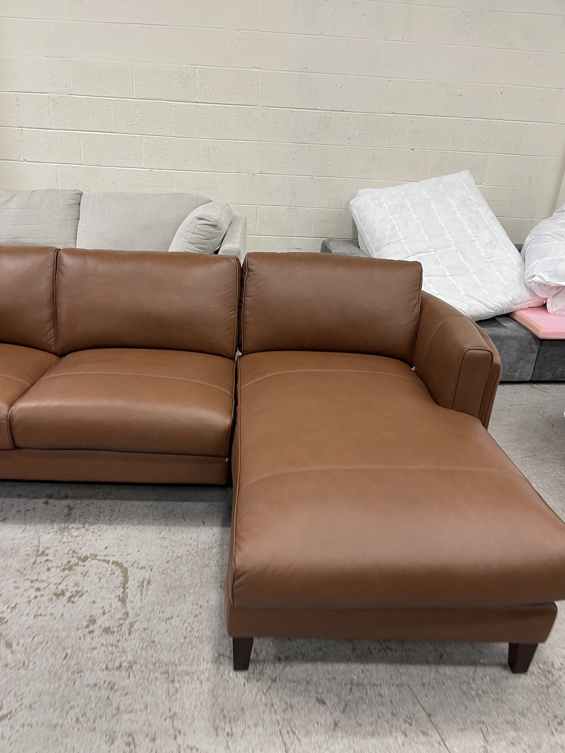 Antilles 2-piece Leather Sectional - Photo 3