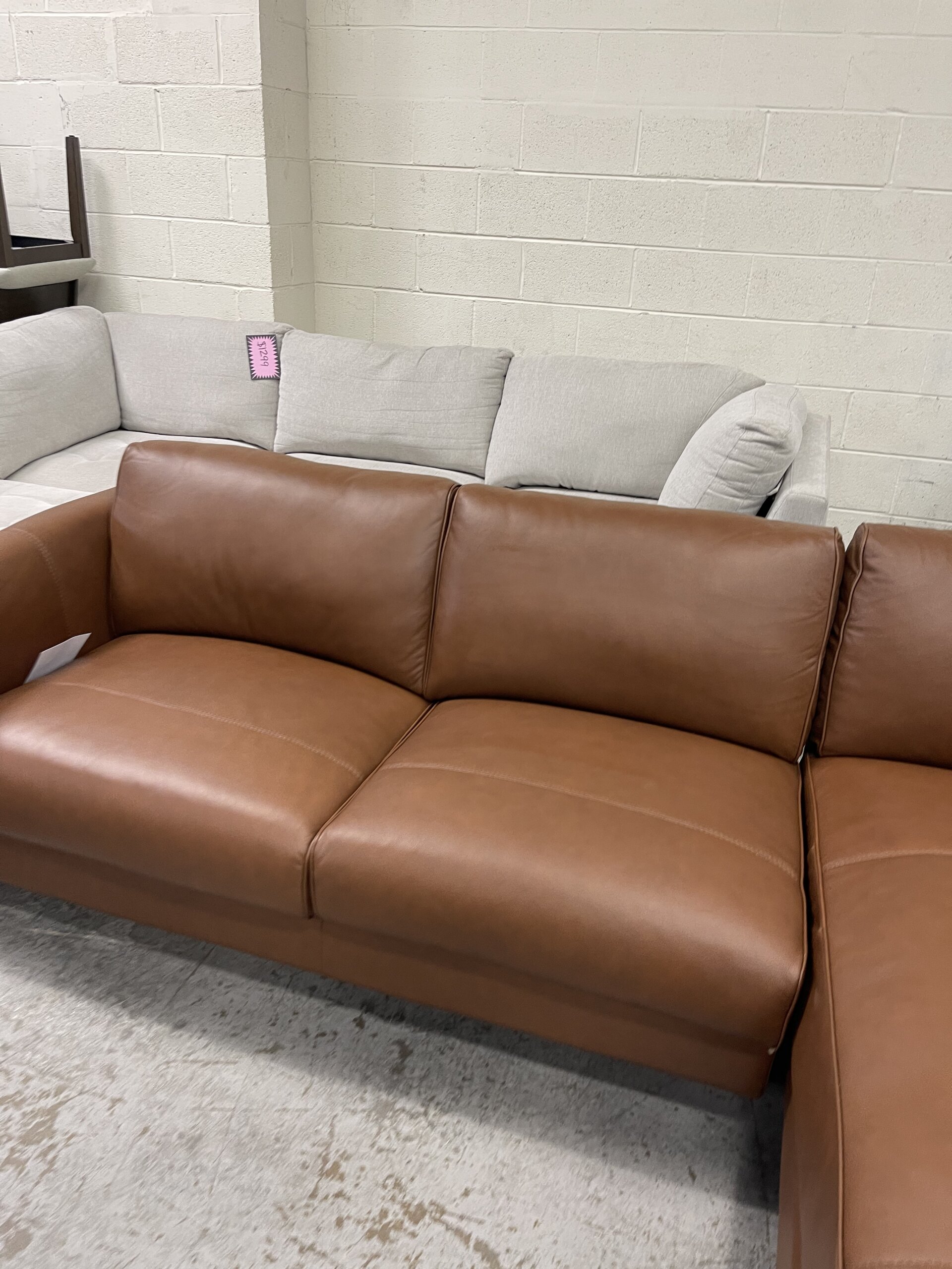 Antilles 2-piece Leather Sectional - Photo 4