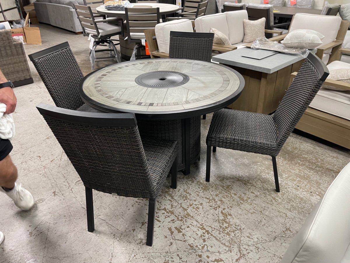 Agio Conway 5 Piece Round Wicker Dining Set + Cover