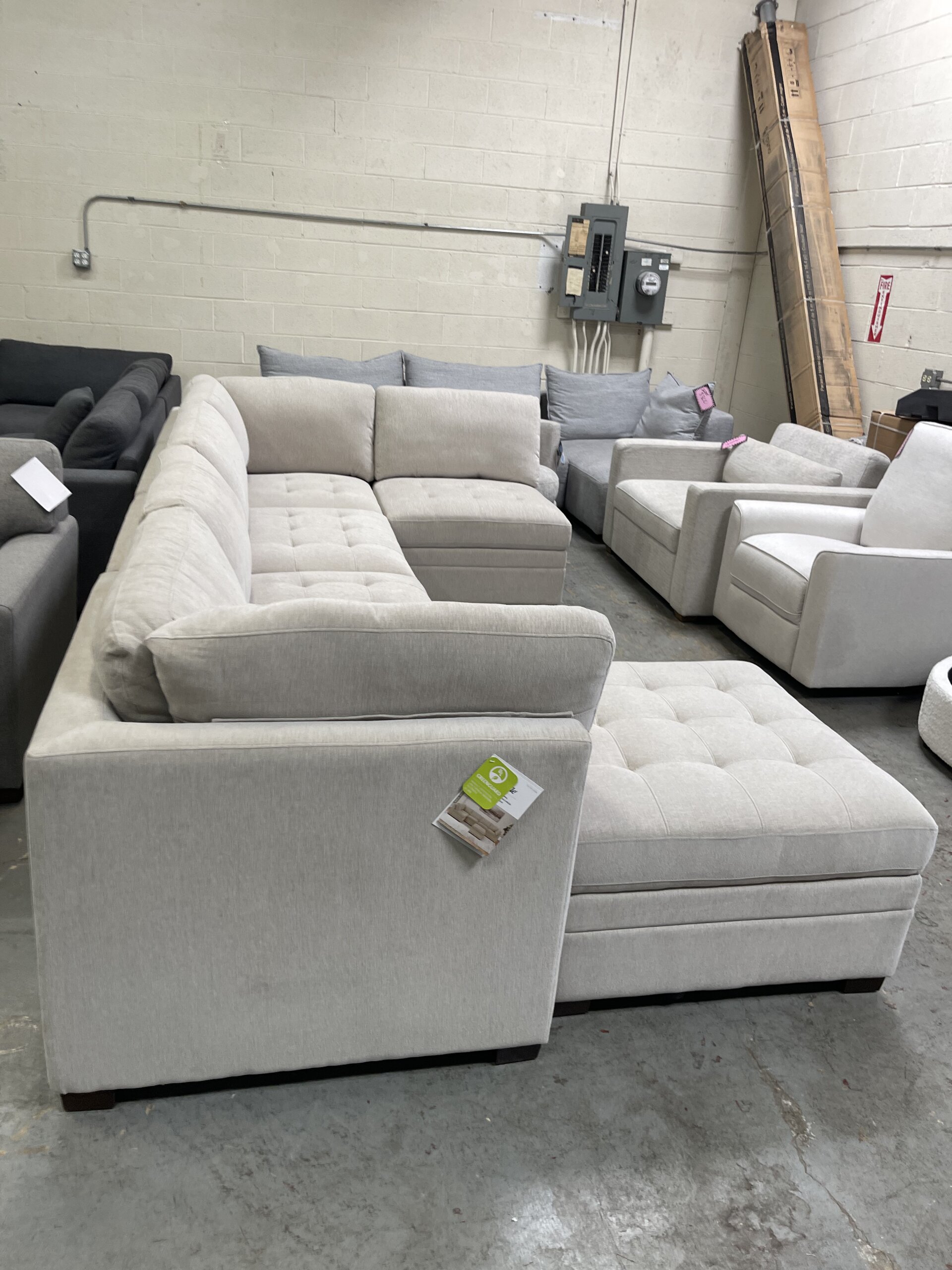 Thomasville Tisdale 6-Piece Fabric Modular Sectional with Storage Ottoman, Beige - Photo 8
