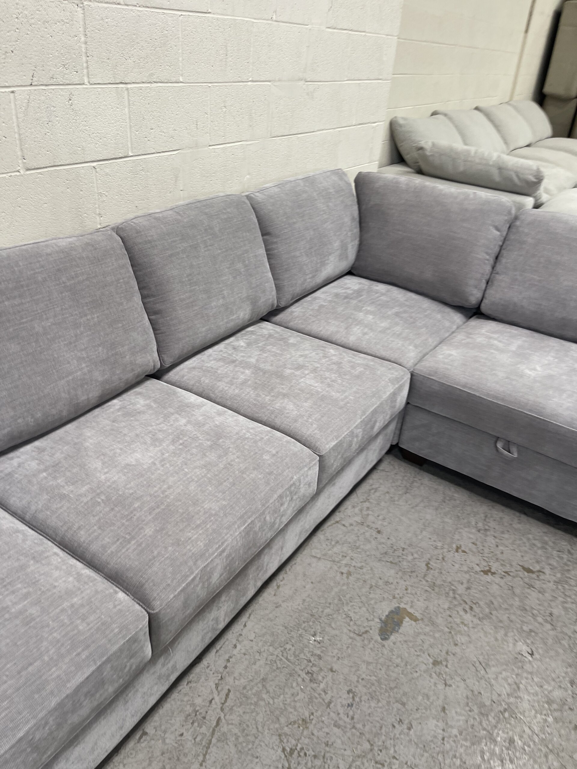 Thomasville Caler Convertible Sleeper Sectional with Storage - Photo 4