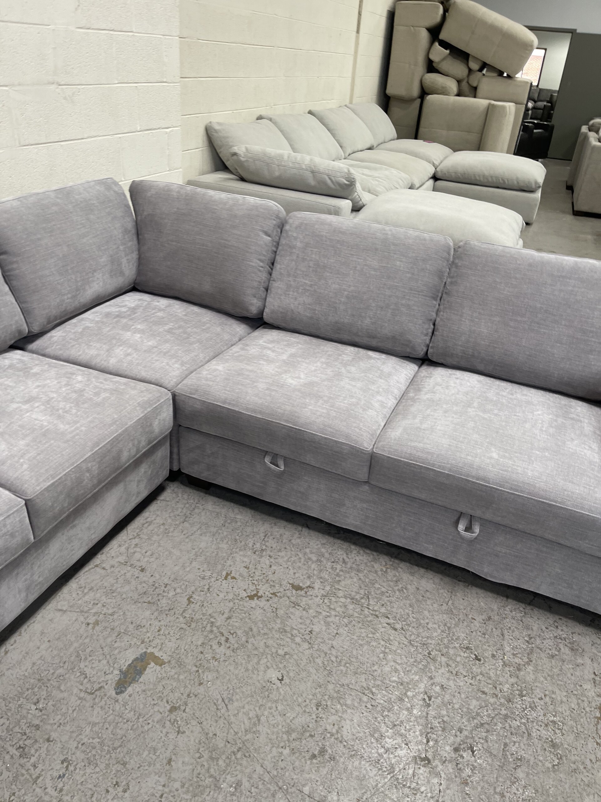 Thomasville Caler Convertible Sleeper Sectional with Storage - Photo 5
