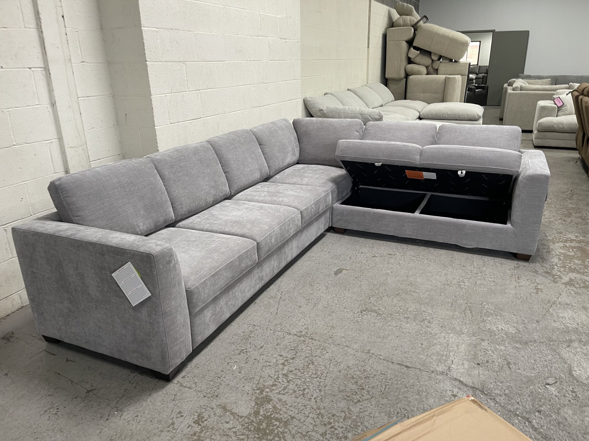 Thomasville Caler Convertible Sleeper Sectional with Storage - Photo 7