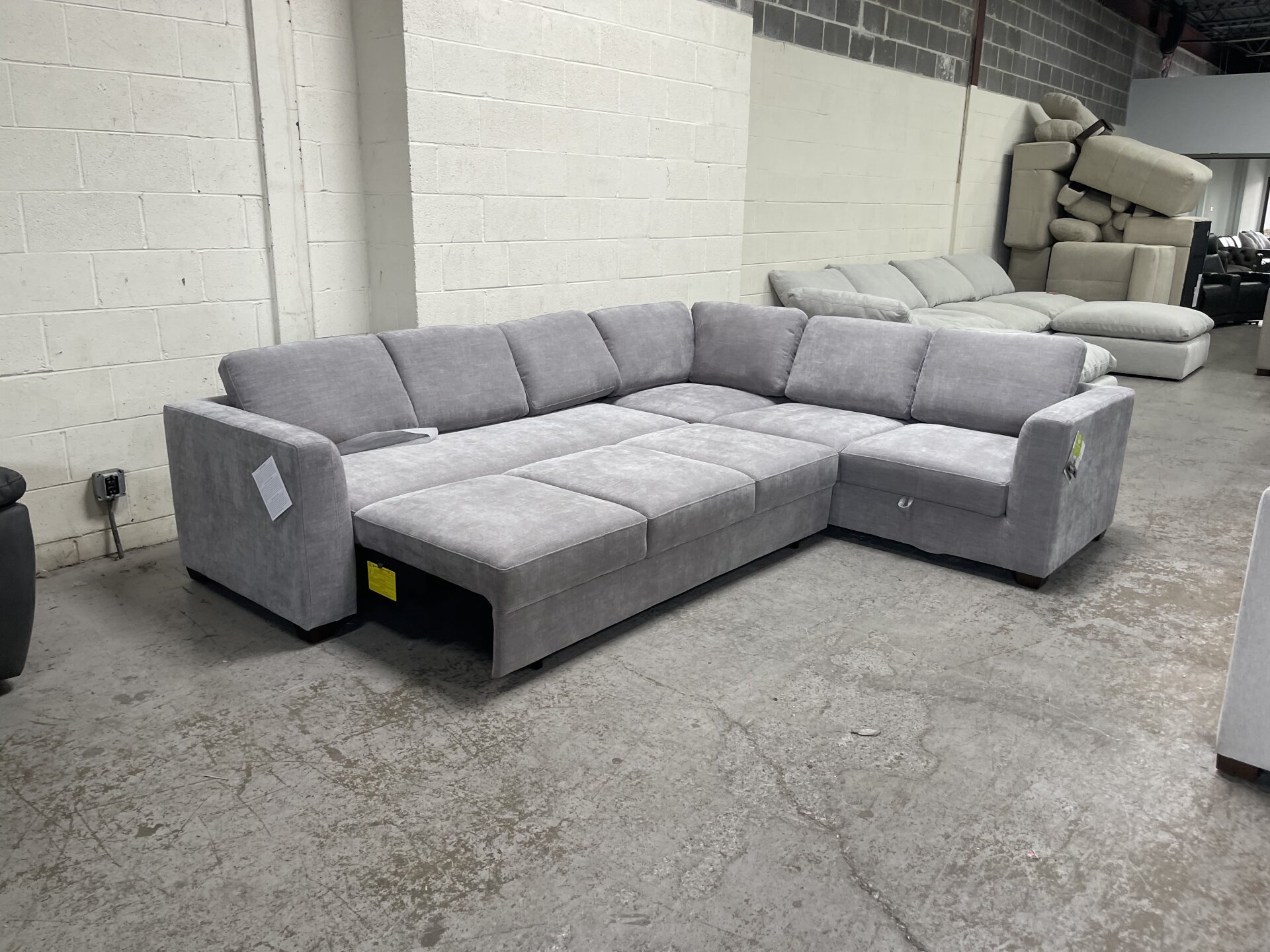 Thomasville Caler Convertible Sleeper Sectional with Storage - Photo 9