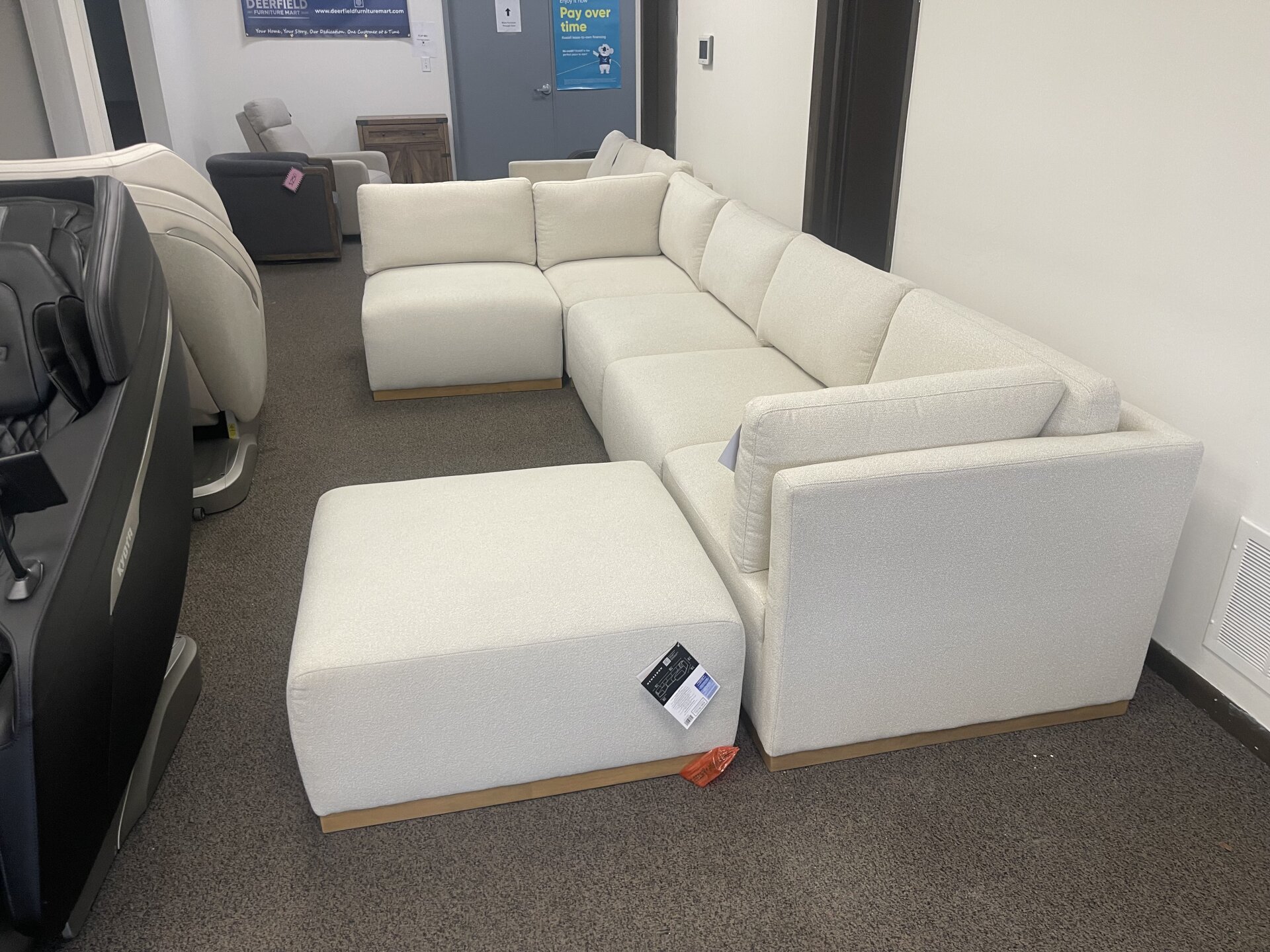 Henredon Murphy Fabric Modular Sectional with Ottoman, Cream