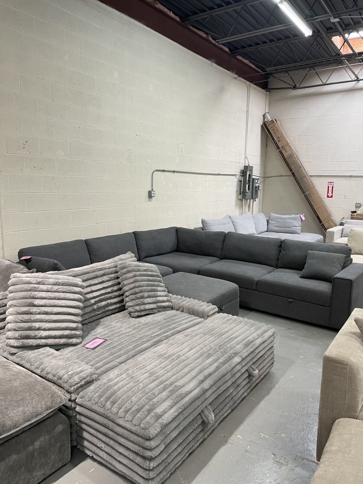 Thomasville Bryden Fabric Sectional with Storage Seats and Ottoman - Photo 2