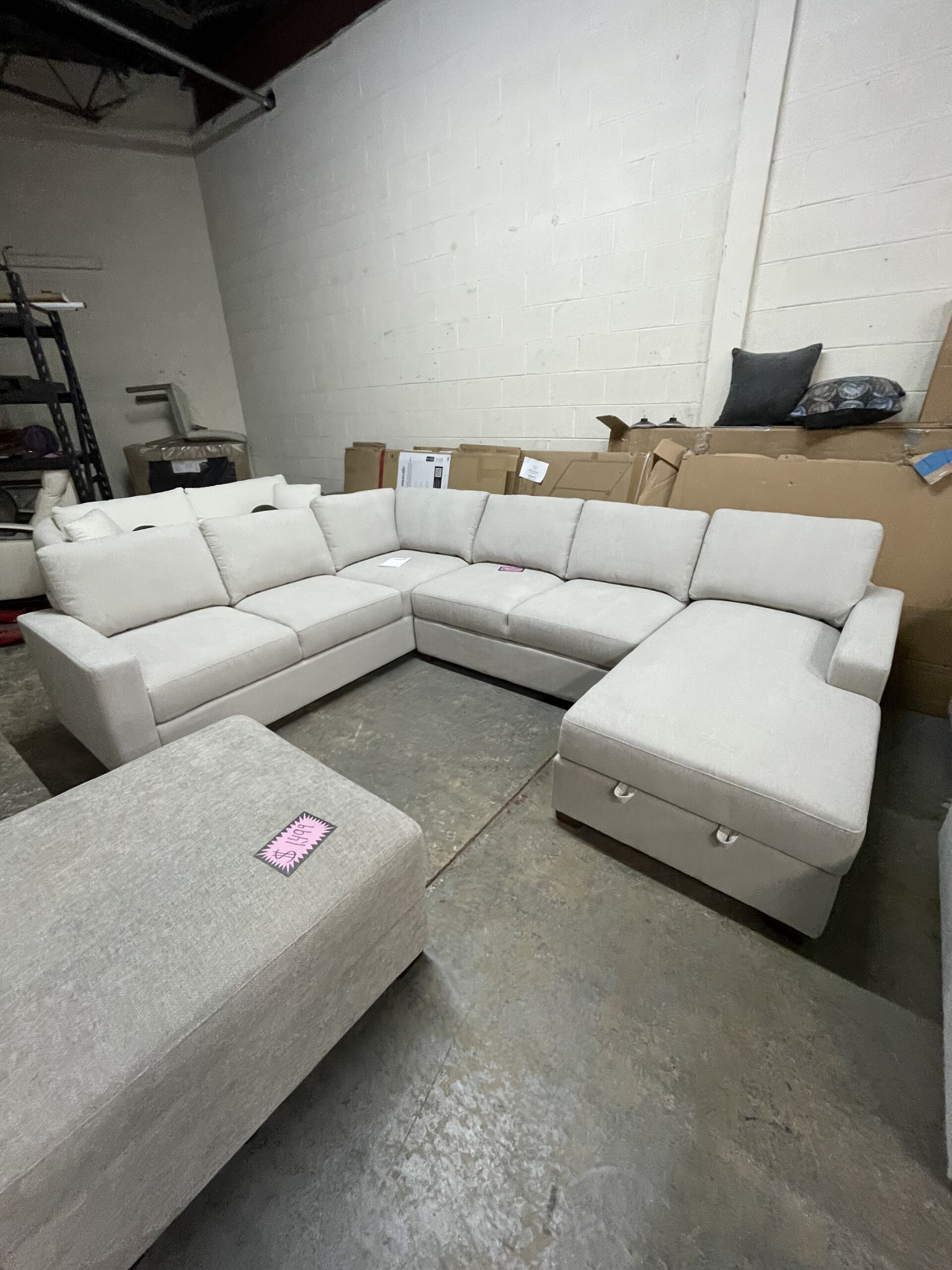 Thomasville Glenn Fabric Sectional with Storage Chaise - Photo 4