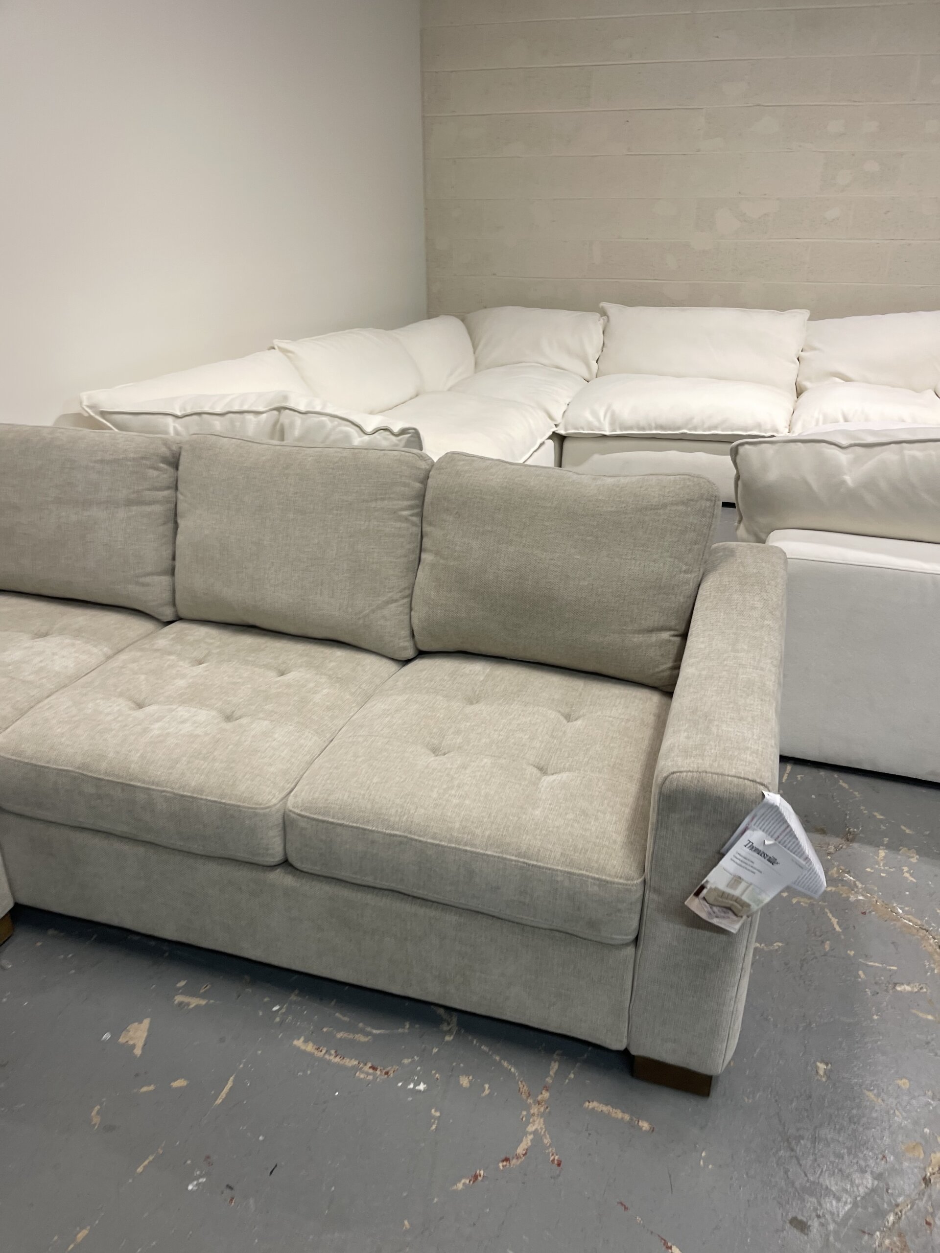 Thomasville Ellsford 2-piece Fabric Sectional, Beige - Photo 5