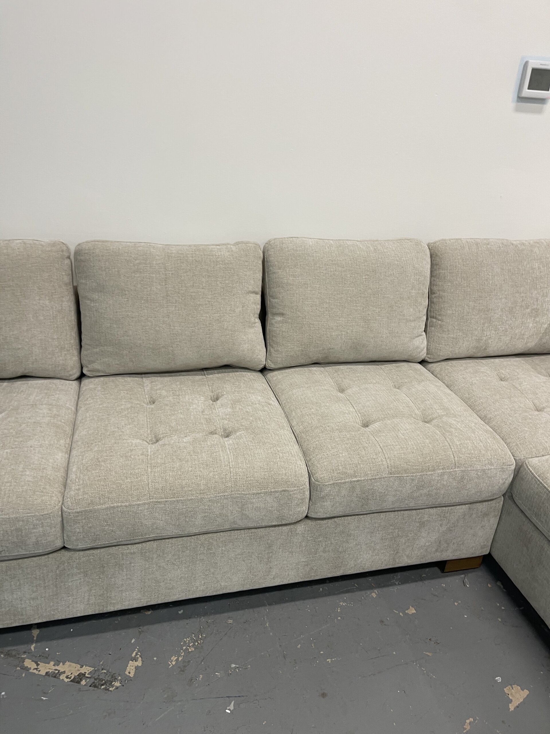 Thomasville Ellsford 2-piece Fabric Sectional, Beige - Photo 7