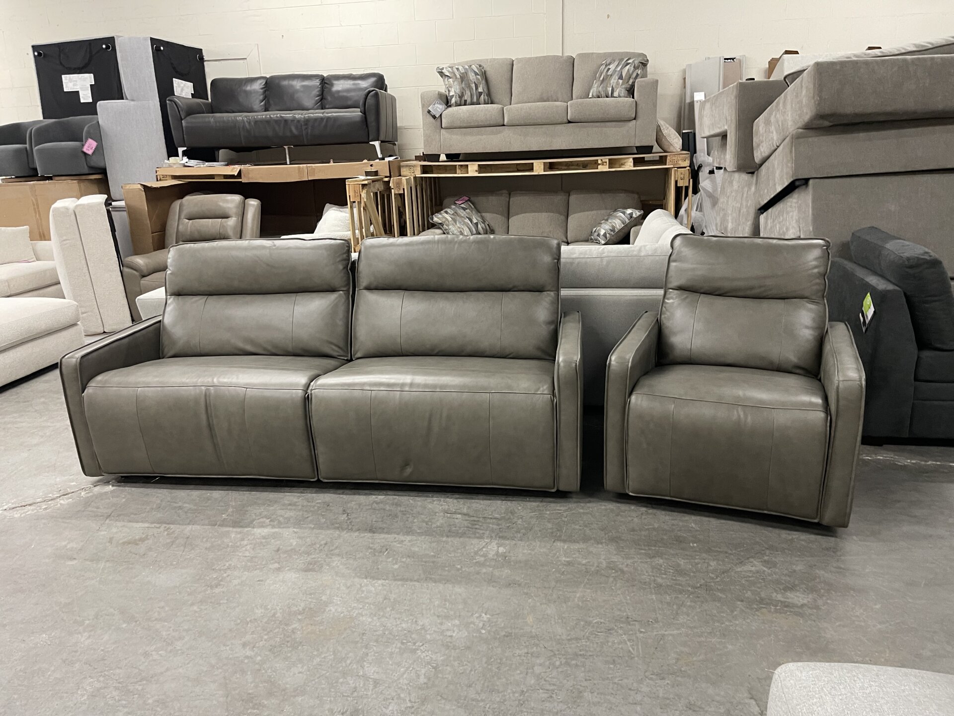 Henredon Keira Leather Zero-gravity Reclining Sofa - Photo 1