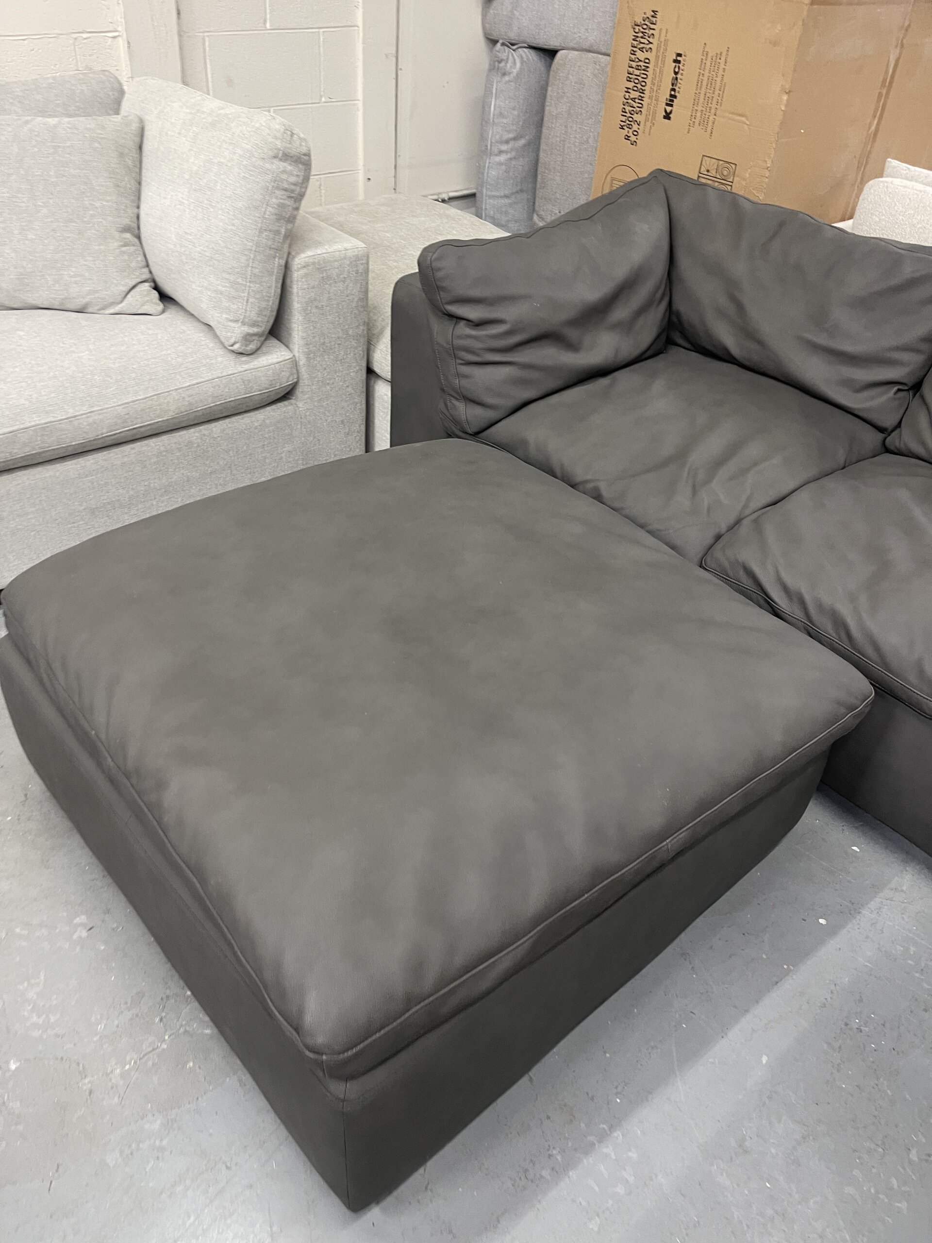 Wilshire 5-piece Modular Leather Sectional - Photo 2