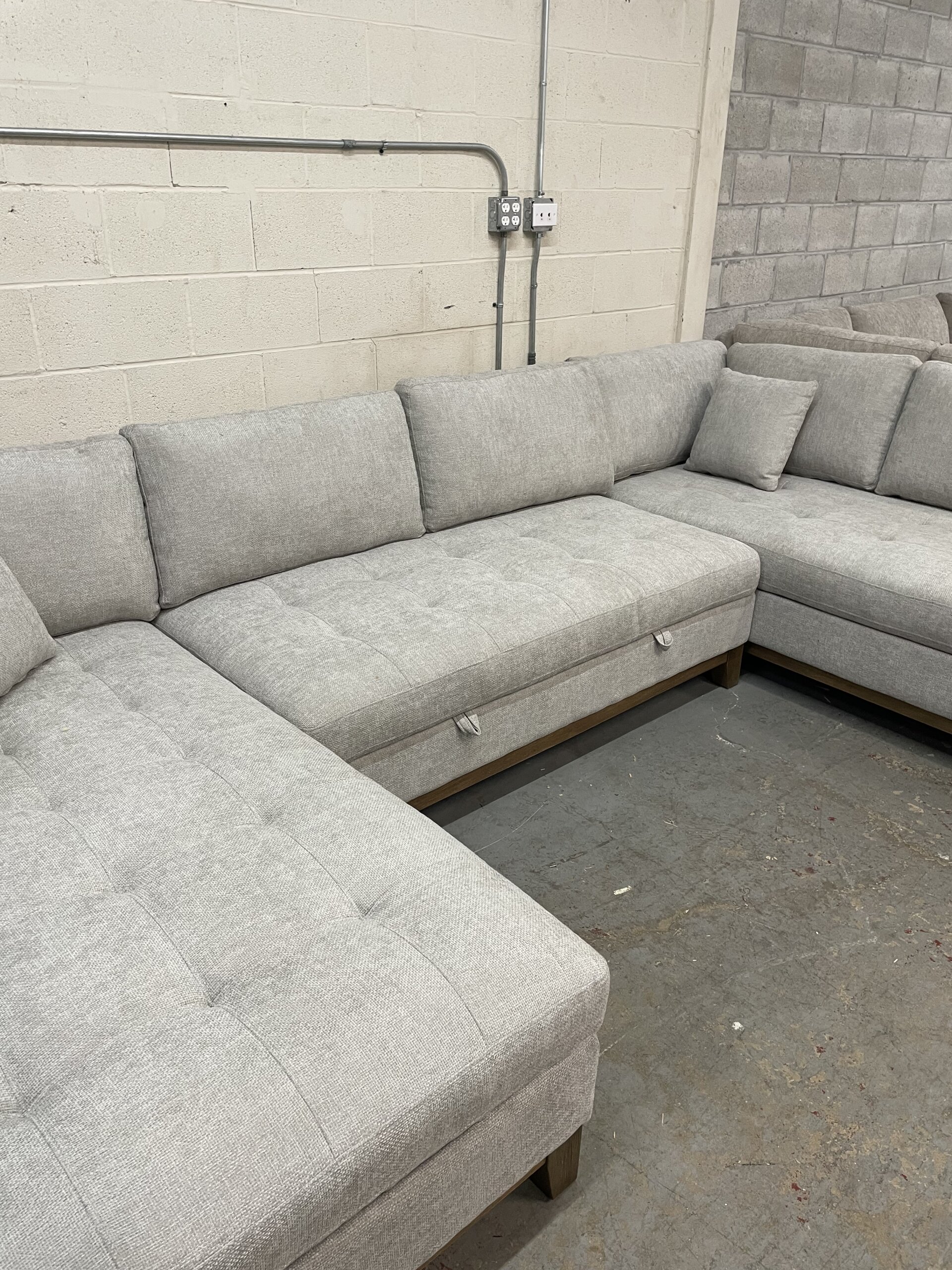 Thomasville Tavish Fabric Sectional with Storage, Light Gray - Photo 3