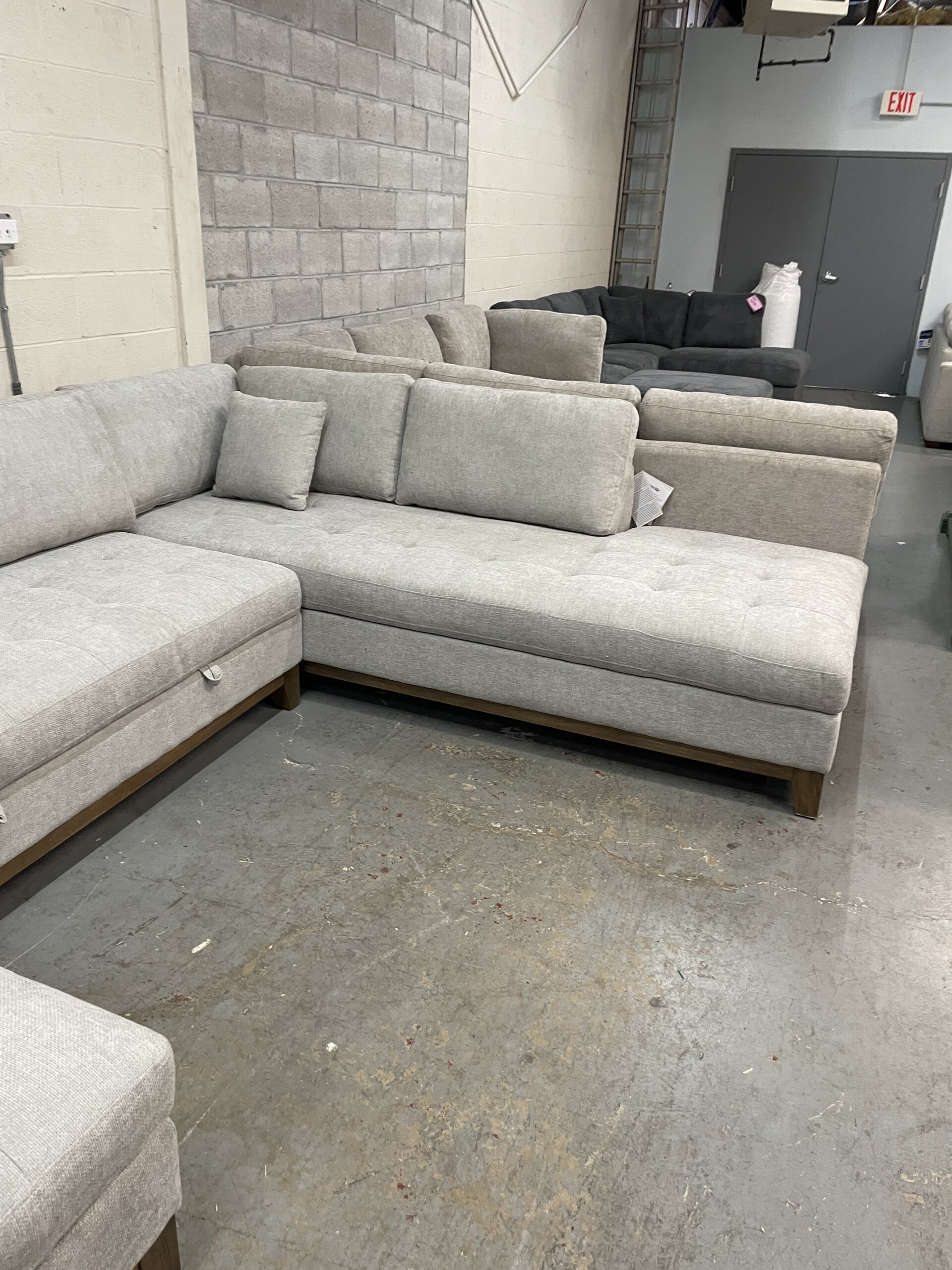 Thomasville Tavish Fabric Sectional with Storage, Light Gray - Photo 4