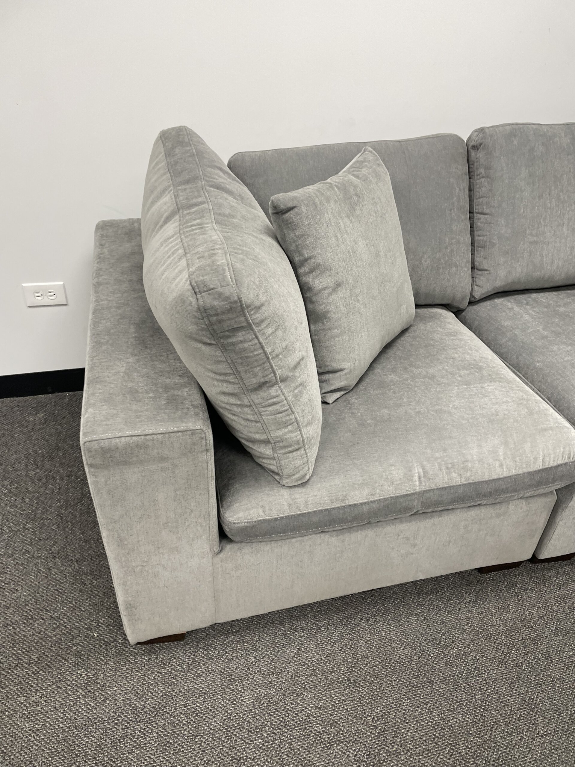 Thomasville Lowell 4-piece Fabric Modular Sectional - Photo 7