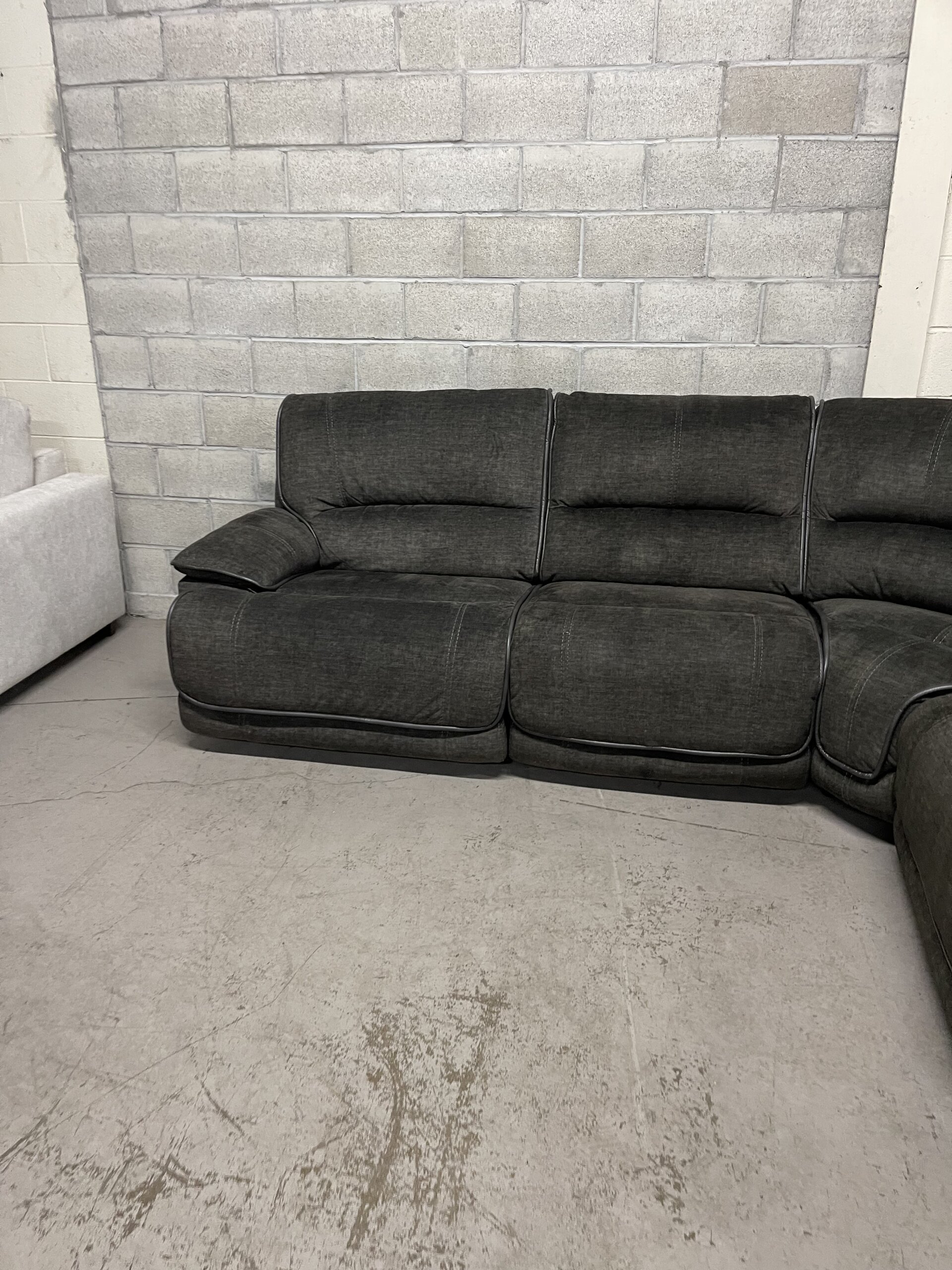 Redding 6-piece Fabric Power Reclining Sectional with Power Headrest - Photo 4