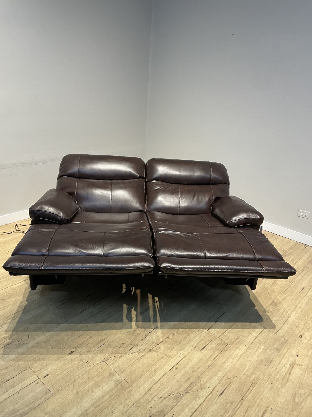 Ridgewin Leather Power Reclining Loveseat - Image 3