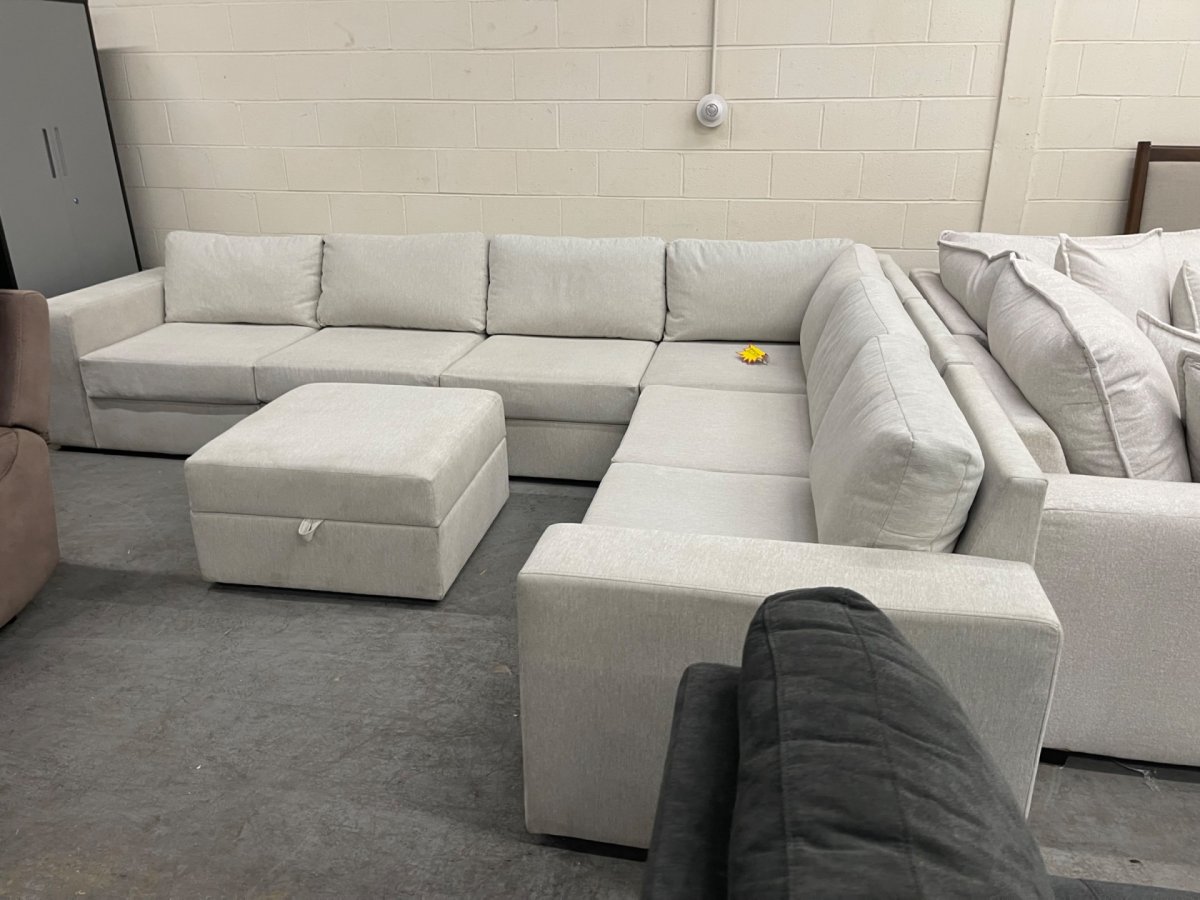 Flexsteel Flex 6-seat Sectional with Ottoman, Frost - Image 1