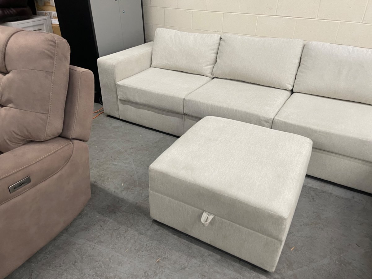 Flexsteel Flex 6-seat Sectional with Ottoman, Frost - Image 4