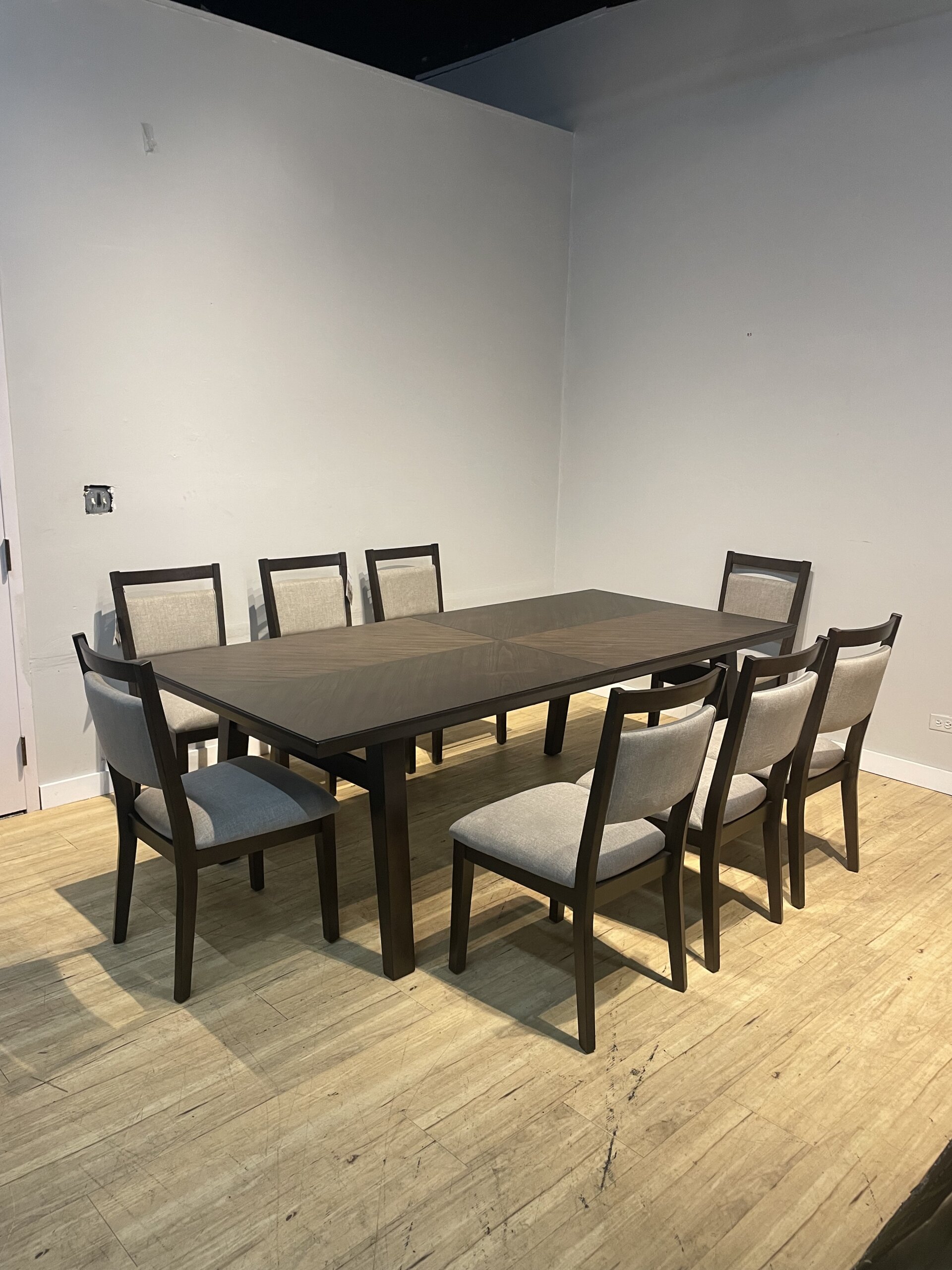 Thomasville Anacortes 9-Piece Dining Table Set