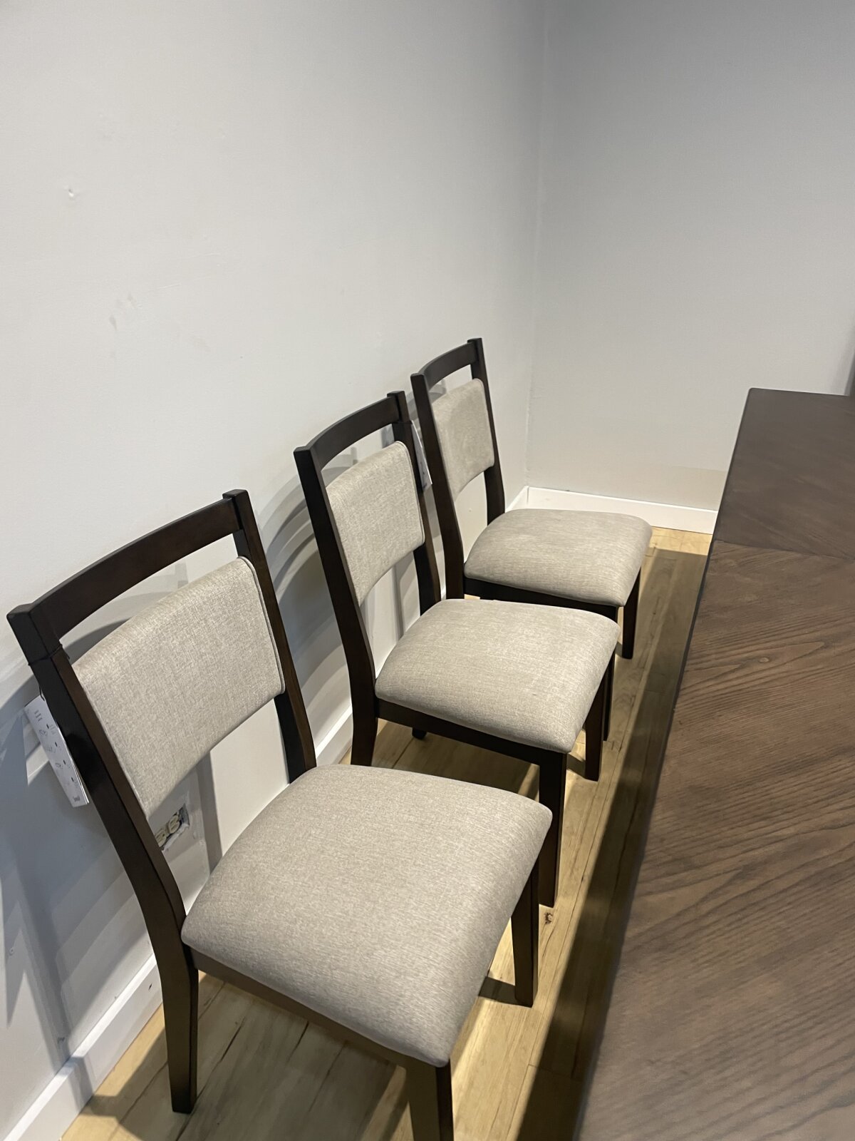 Thomasville Anacortes 9 Piece Dining Table Set - Image 4