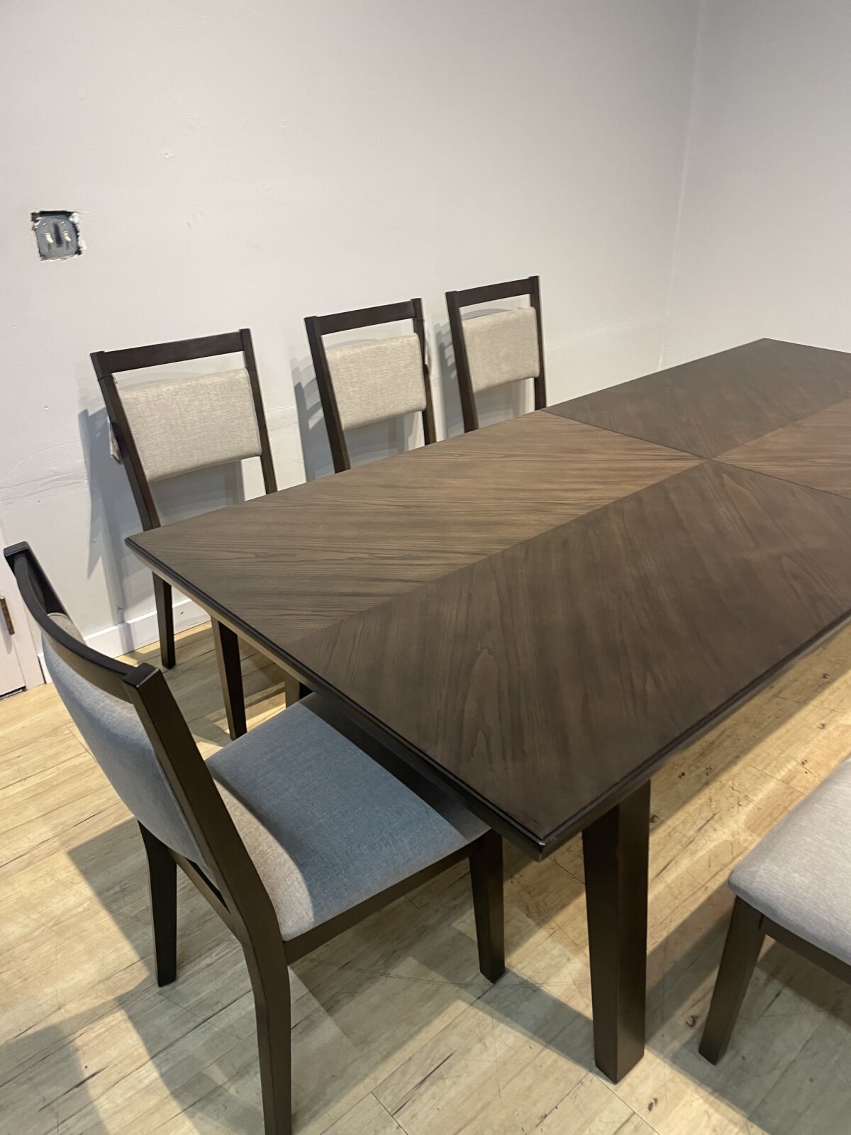 Thomasville Anacortes 9 Piece Dining Table Set - Image 5