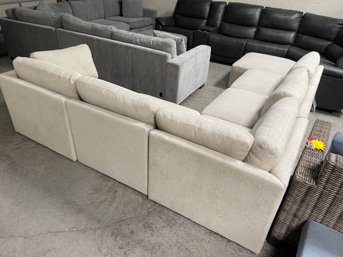 Thomasville Fallon Modular Sectional 6-piece Cream with Ottoman - Image 6