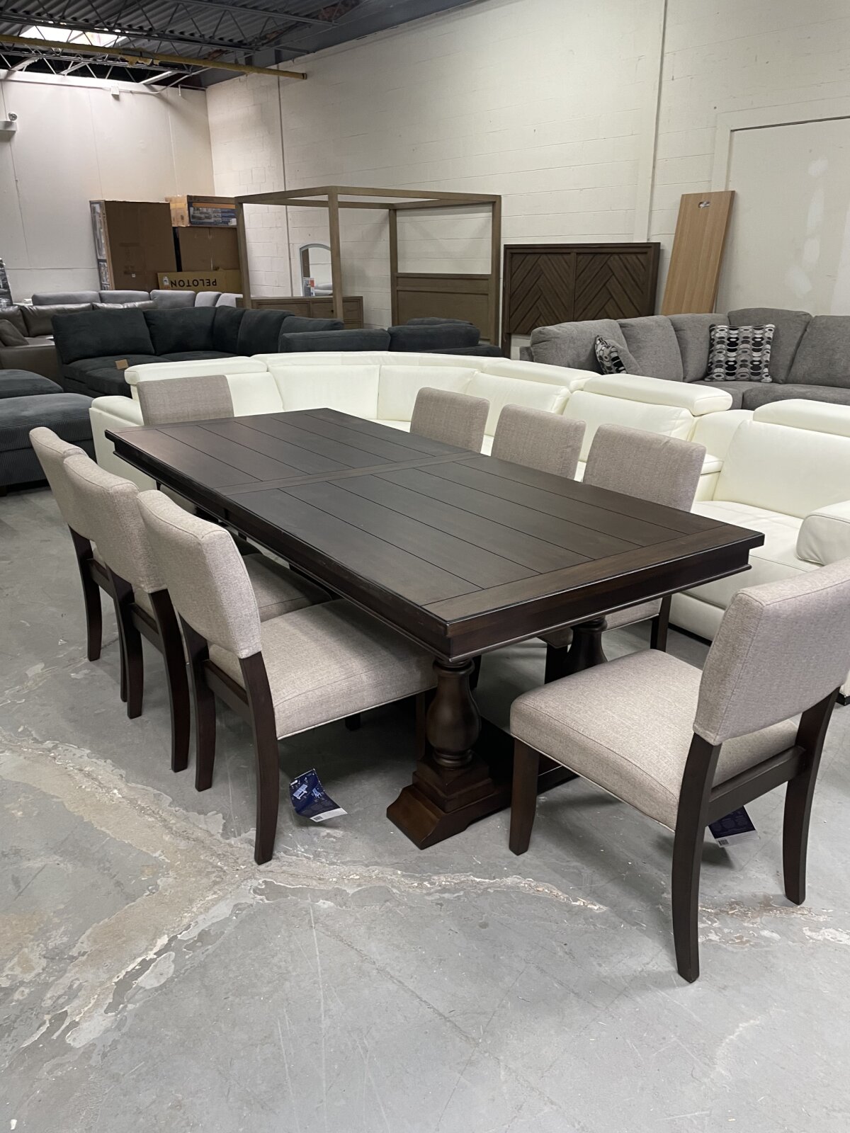Thomasville Callan 9 Piece Dining Table Set - Image 2