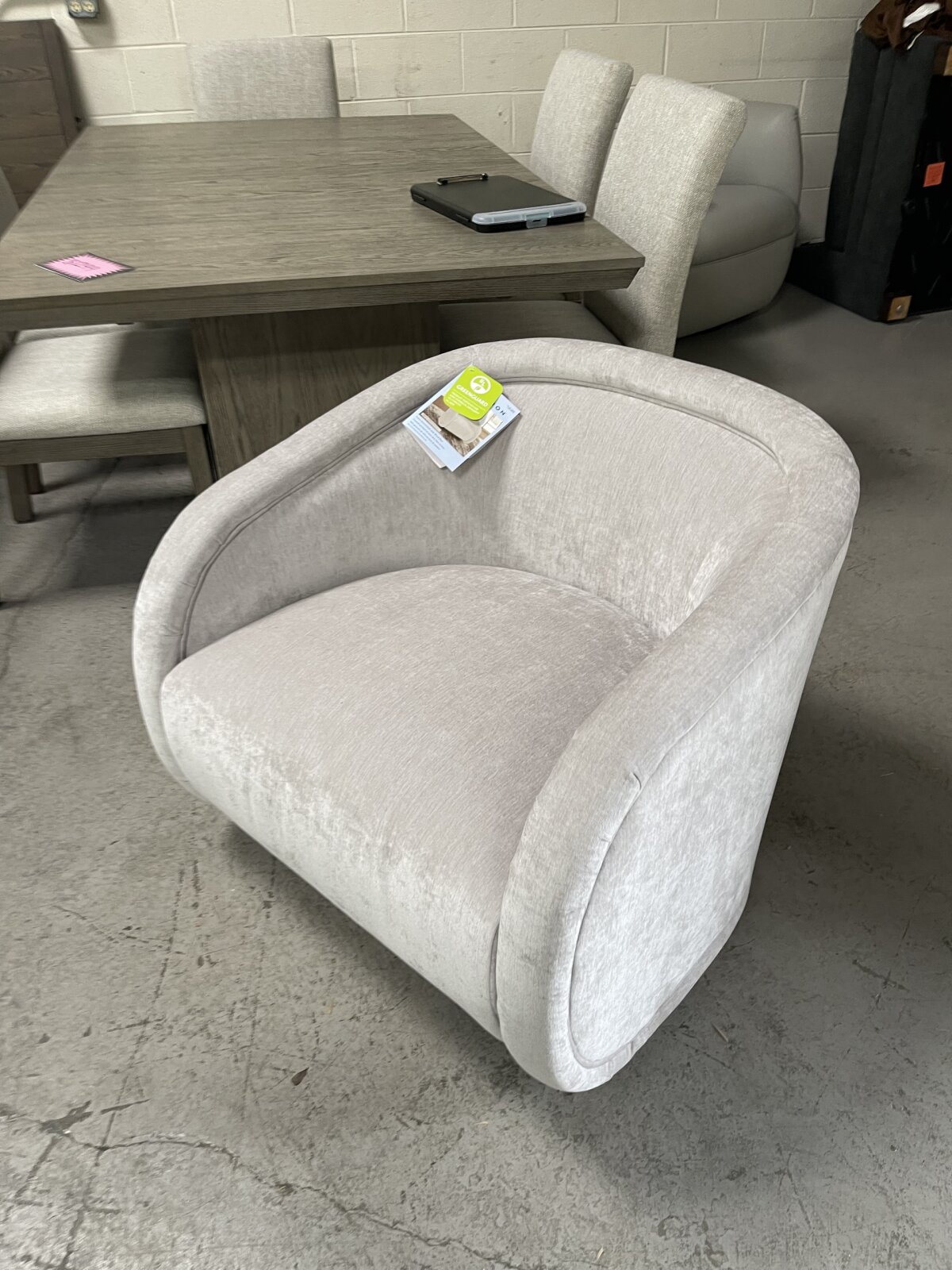 Henredon Aspen Hill Fabric Swivel Chair - Image 2