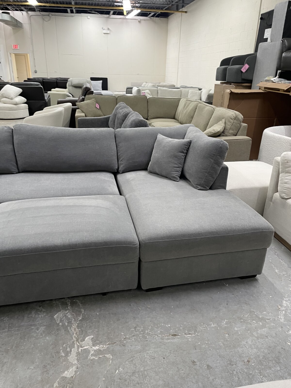 Thomasville Camlin Convertible Sleeper Sectional With Chaise Gray - Image 5