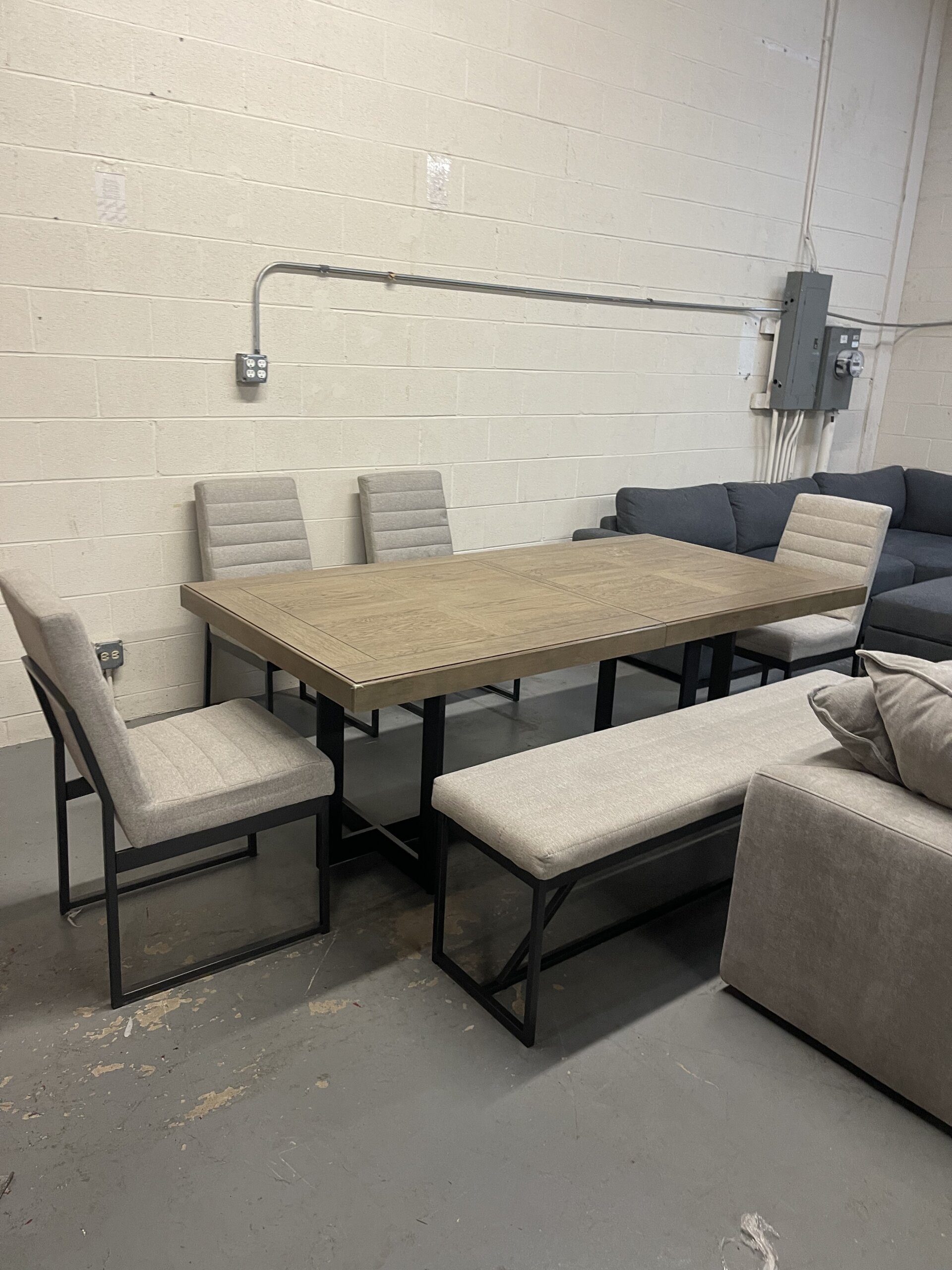Stone Harbor 6-piece Dining Table Collection
