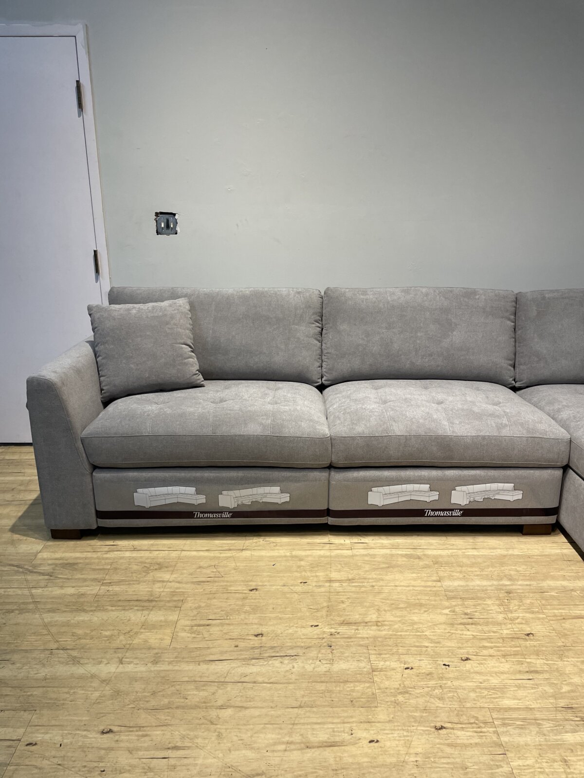 Thomasville Miles Fabric Sectional With Power Footrest - Image 5