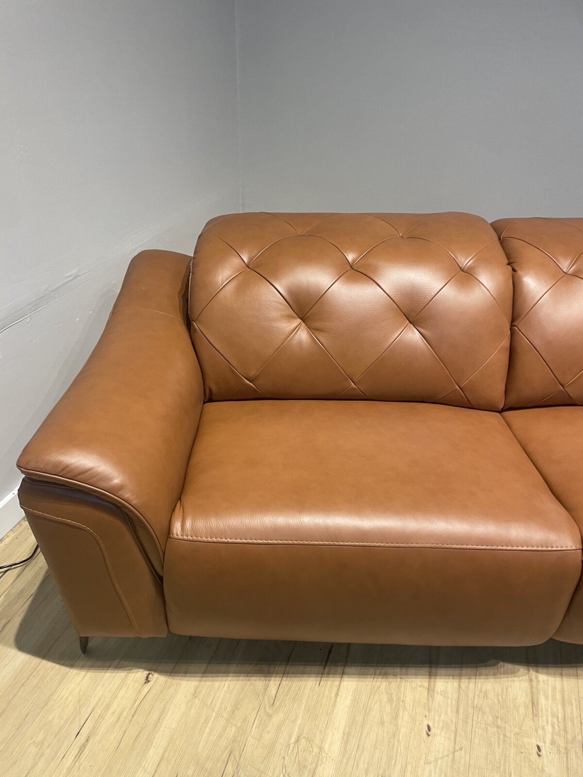 Carvel Leather Power Reclining Sofa With Power Headrest - Image 3