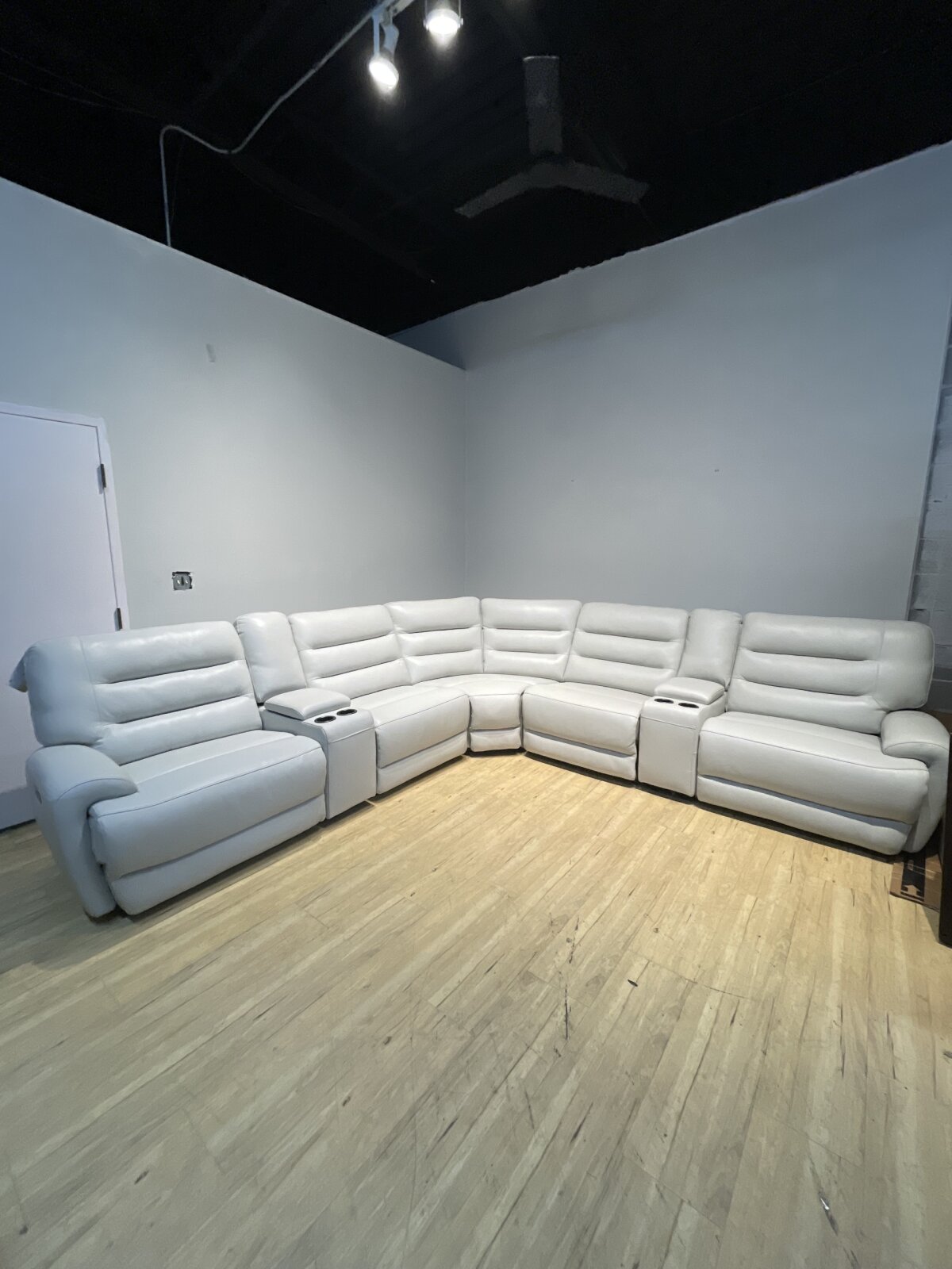 Aubrey 7 Piece Leather Power Zero Gravity Reclining Sectional With Power Headrests - Image 3