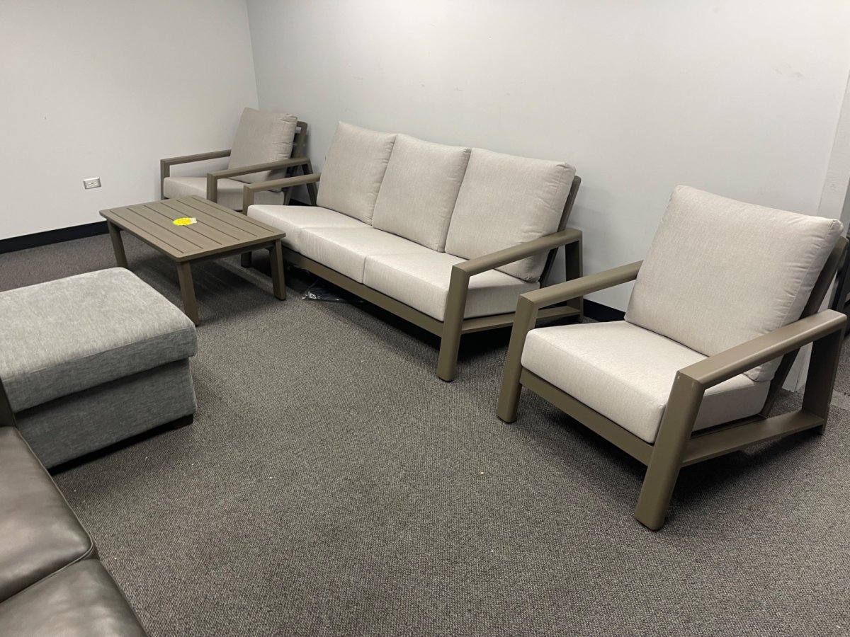 Henredon Arlow 4-piece Outdoor Patio Seating Set - Image 3