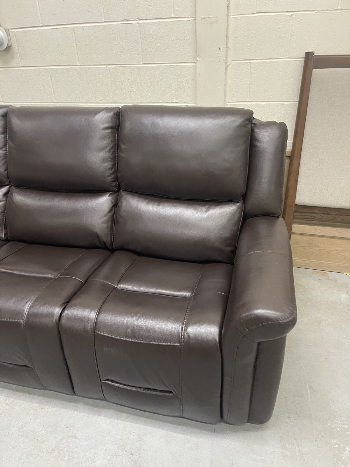 Alba Leather Power Reclining Sofa with Power Headrests - Image 5